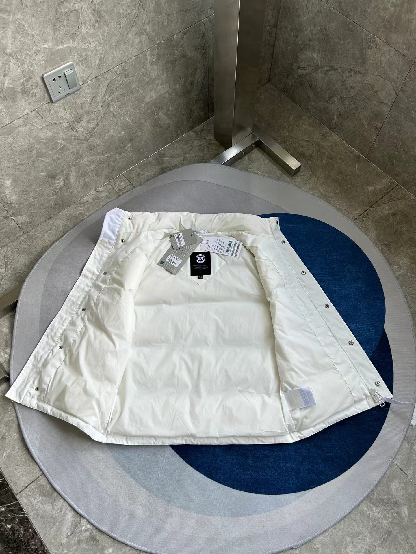 닌자스톤/캐나다구스 남성 패딩 조끼