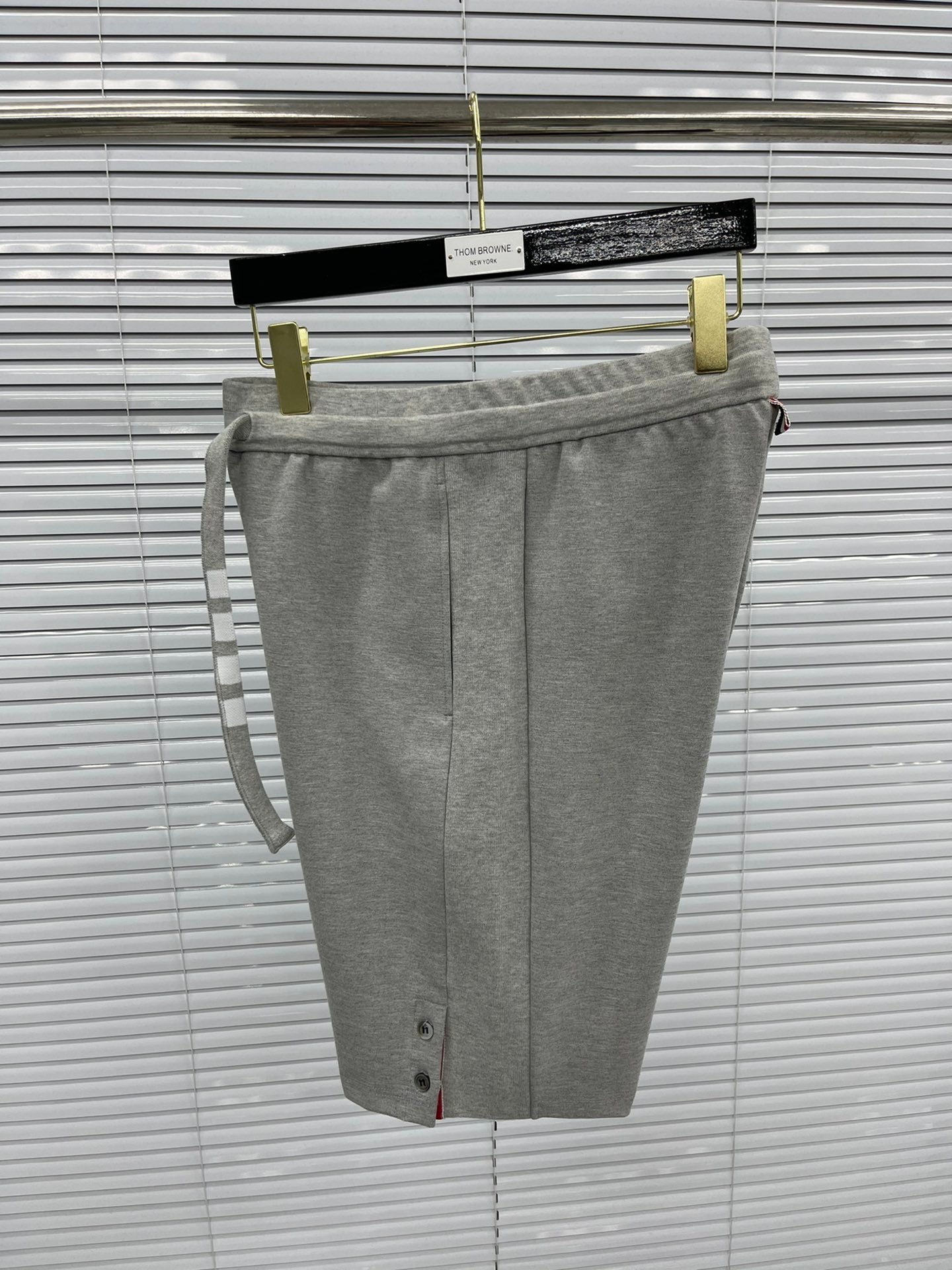테일러백 / 톰브라운 반바지