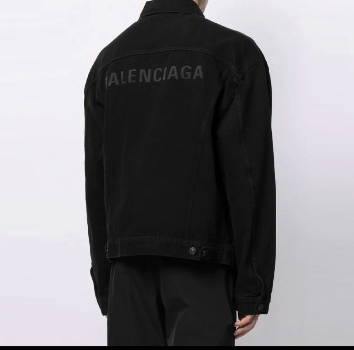 계단집 / 블랙 청자켓