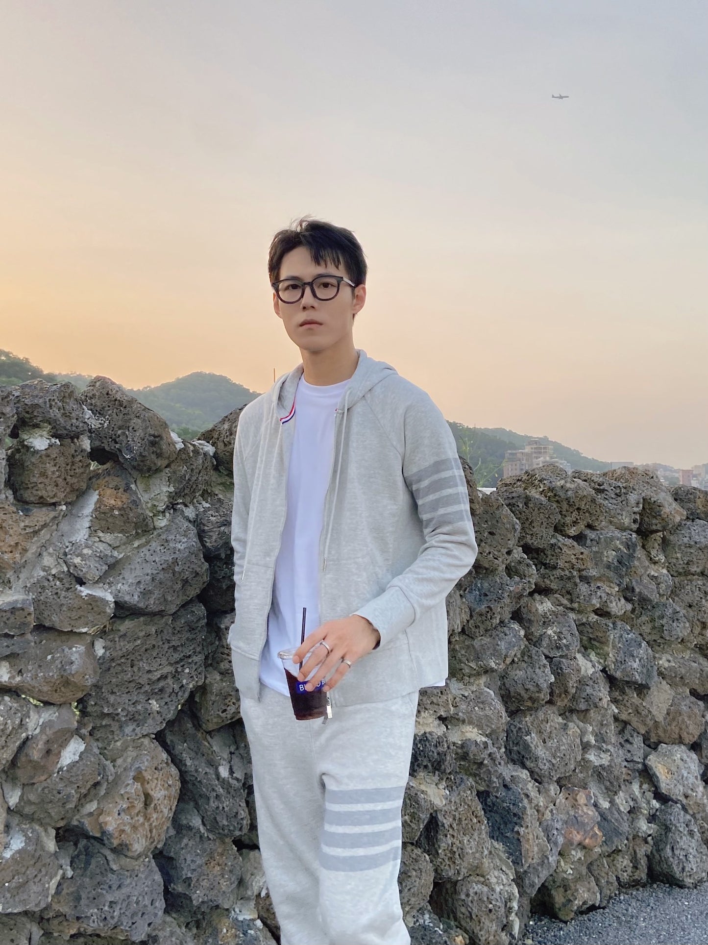 TJ / 톰브라운 뉴 컬러 브라이트 그레이 스웨트 시리즈 (맨투맨/후드집업/바지/반바지)