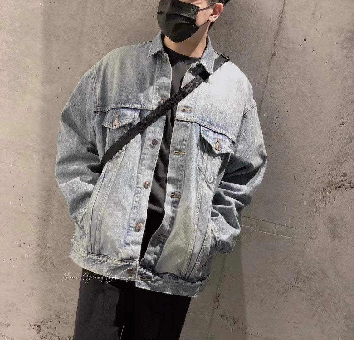 계단집 / 발렌시아가 청자켓