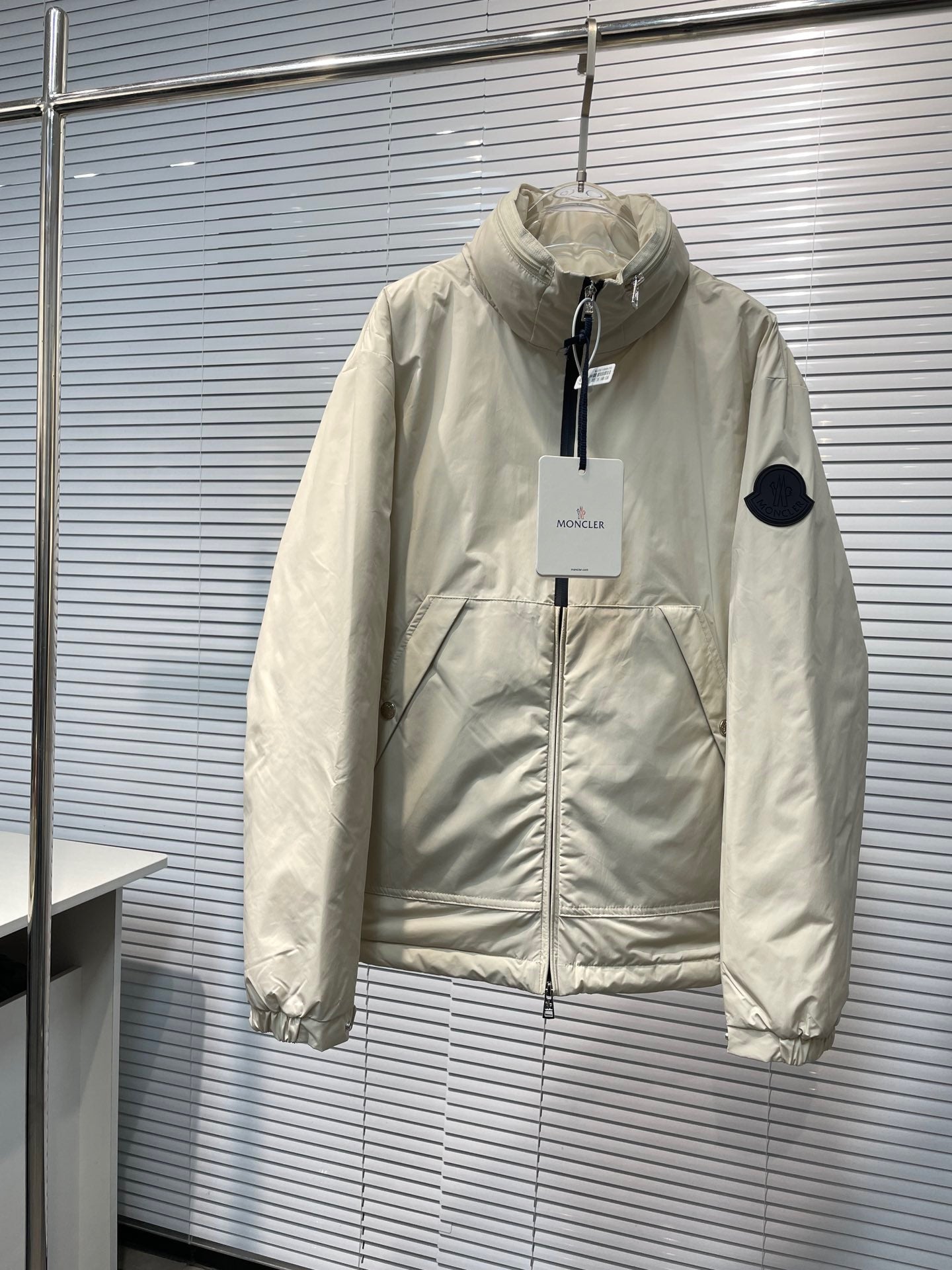 zb / 몽*레어 다운 패딩