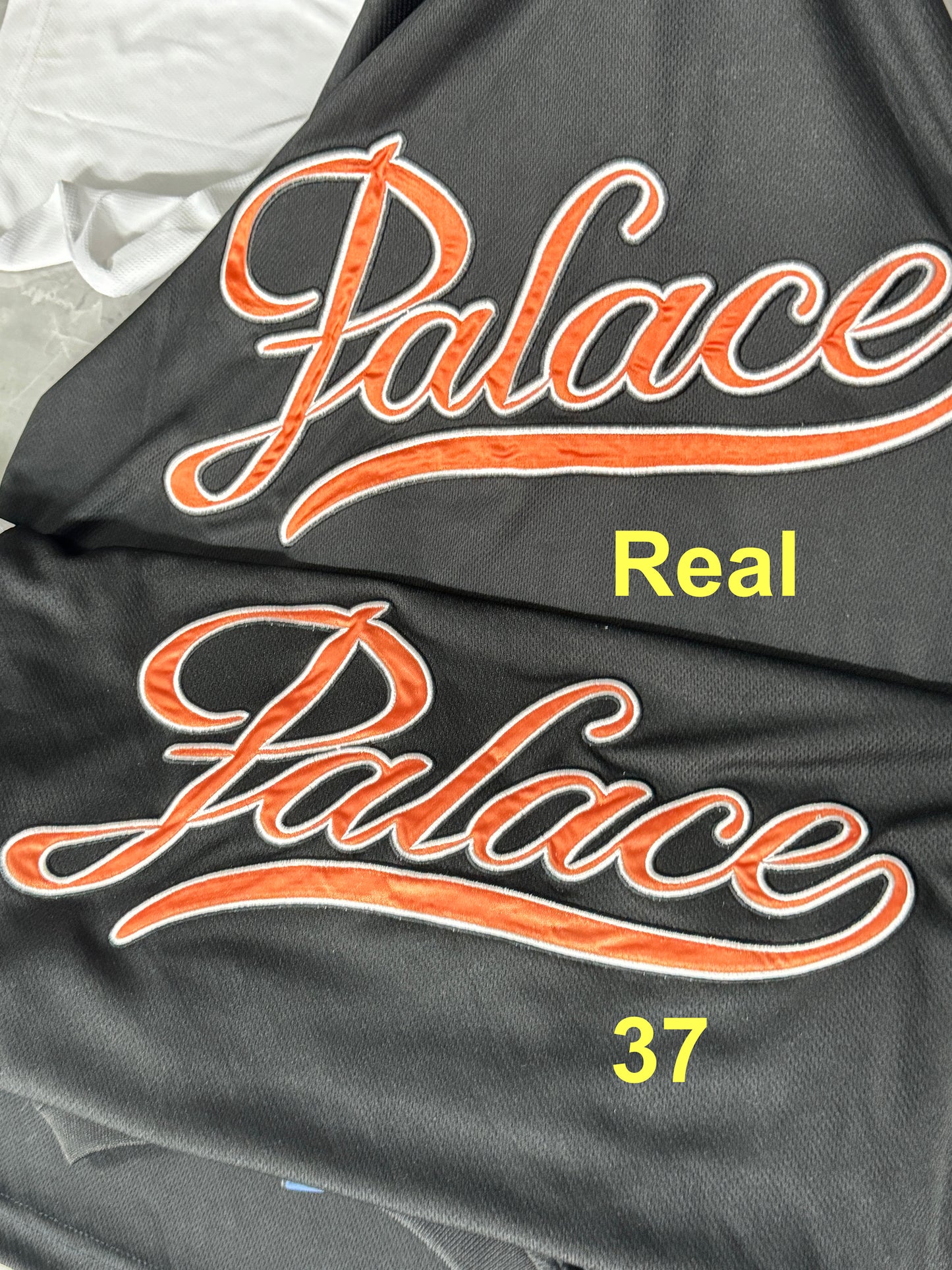 37도 / PALACE SCRIPT JERSEY