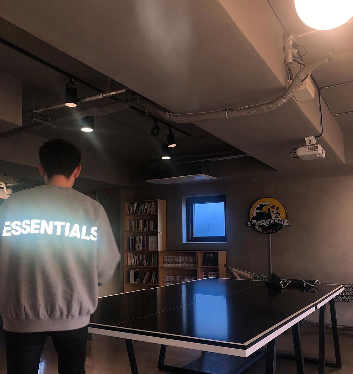 세나 / FOG ESSENTIALS FEAR OF GOD 더블 라인 하이 스트리트 루즈 3M 반사 풀오버 스웨터