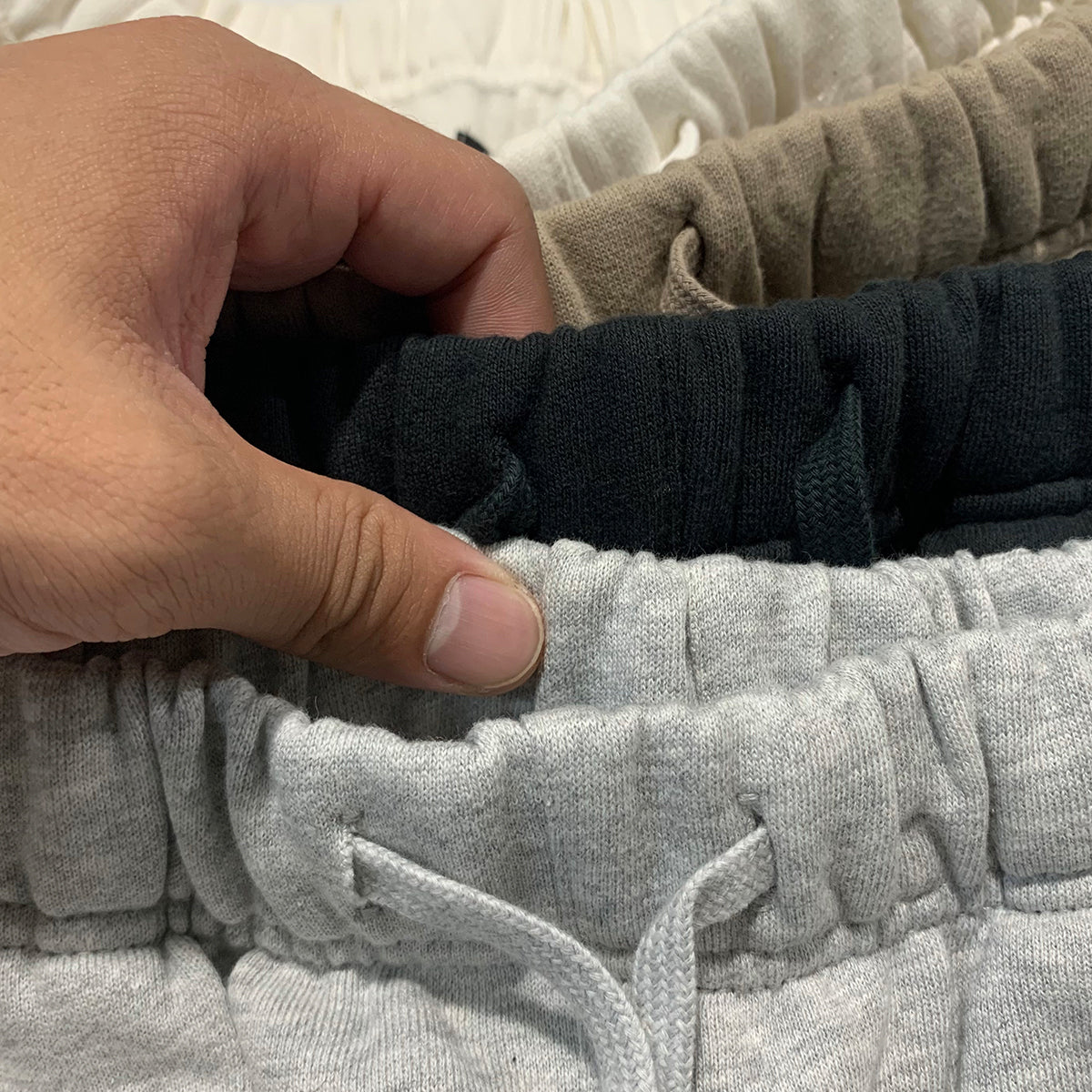 세나 / FOG FEAR OF GOD ESSENTIALS 더블 라인 하이 스트리트 스포츠 및 레저 3M 반사 반바지