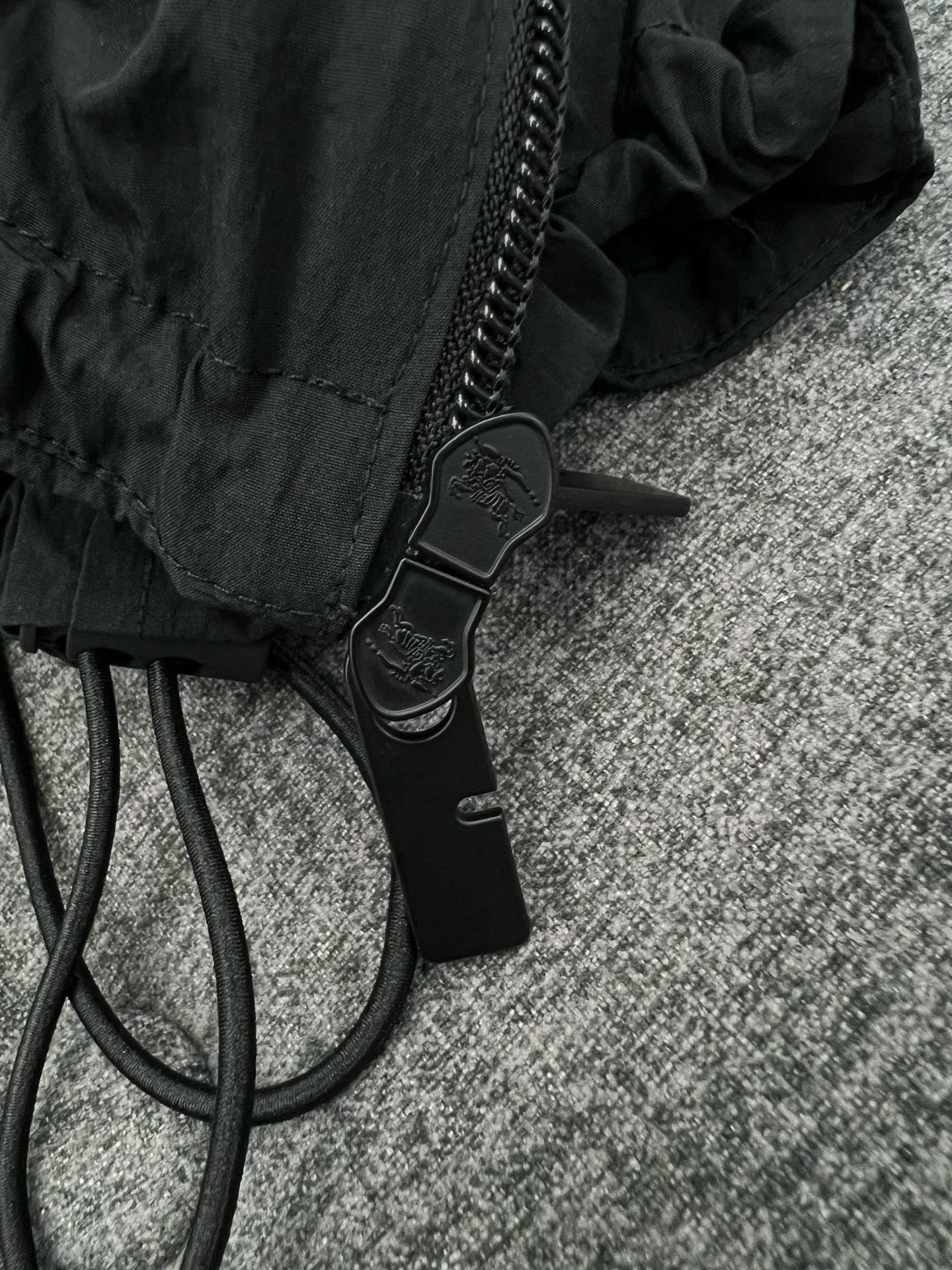 대리석 / 버버리 나일론 자켓 블랙