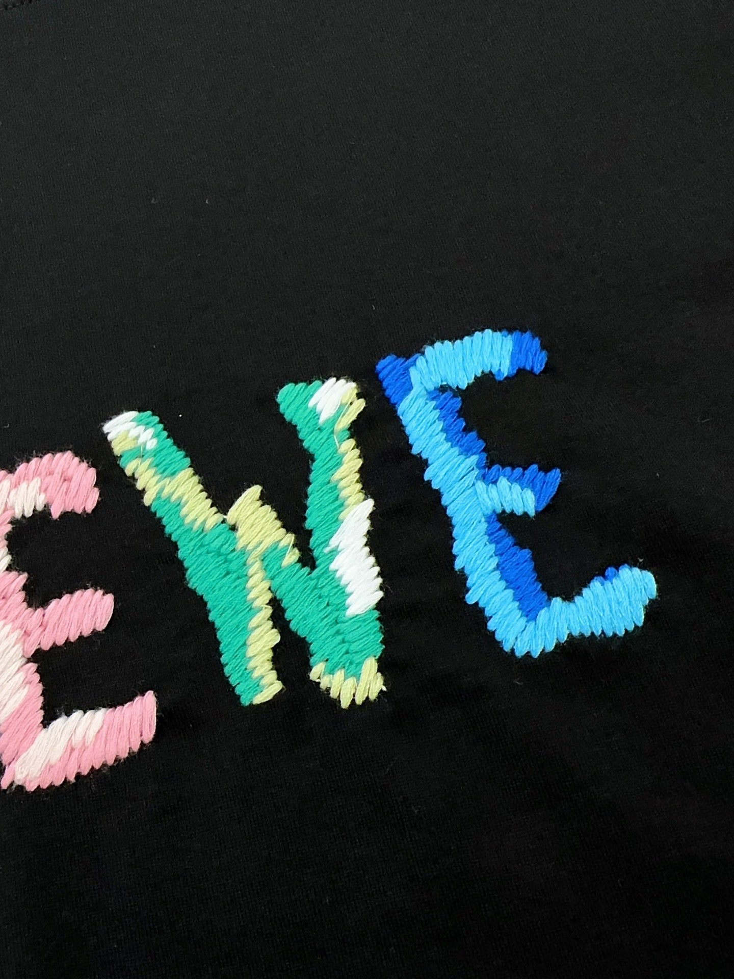 ZB / 로에베 반팔티 , 컬러라인레터링 반팔티셔츠 Tee