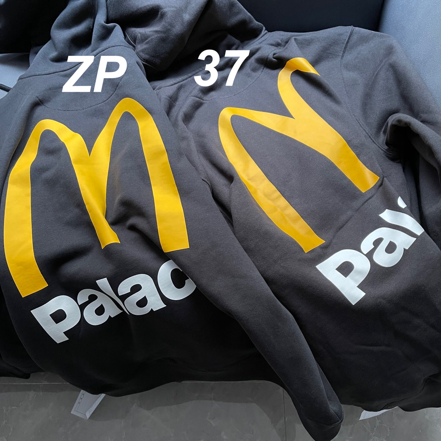 37도 / 팔라스 맥도날드 후드티