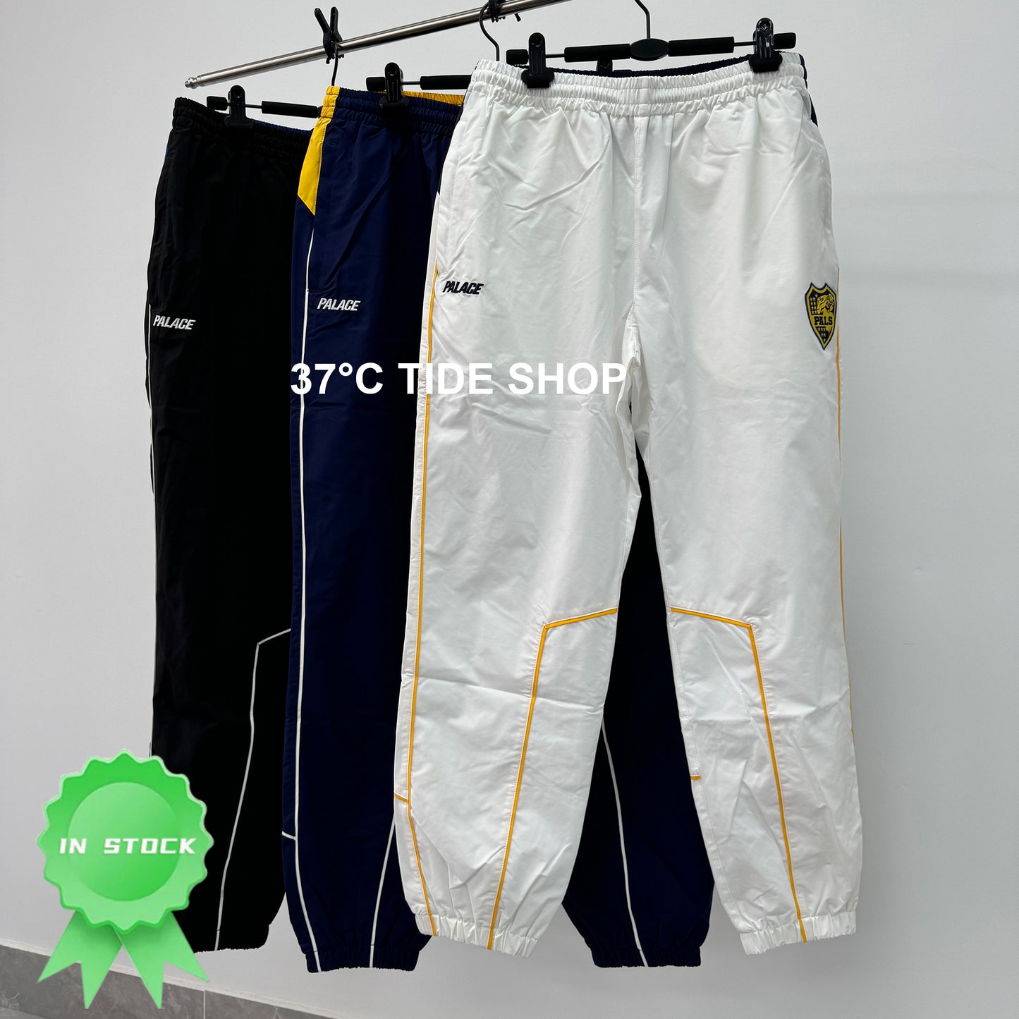 37도 / 팔라스 , P2455-PALACE PALAMAT SHELL JOGGER