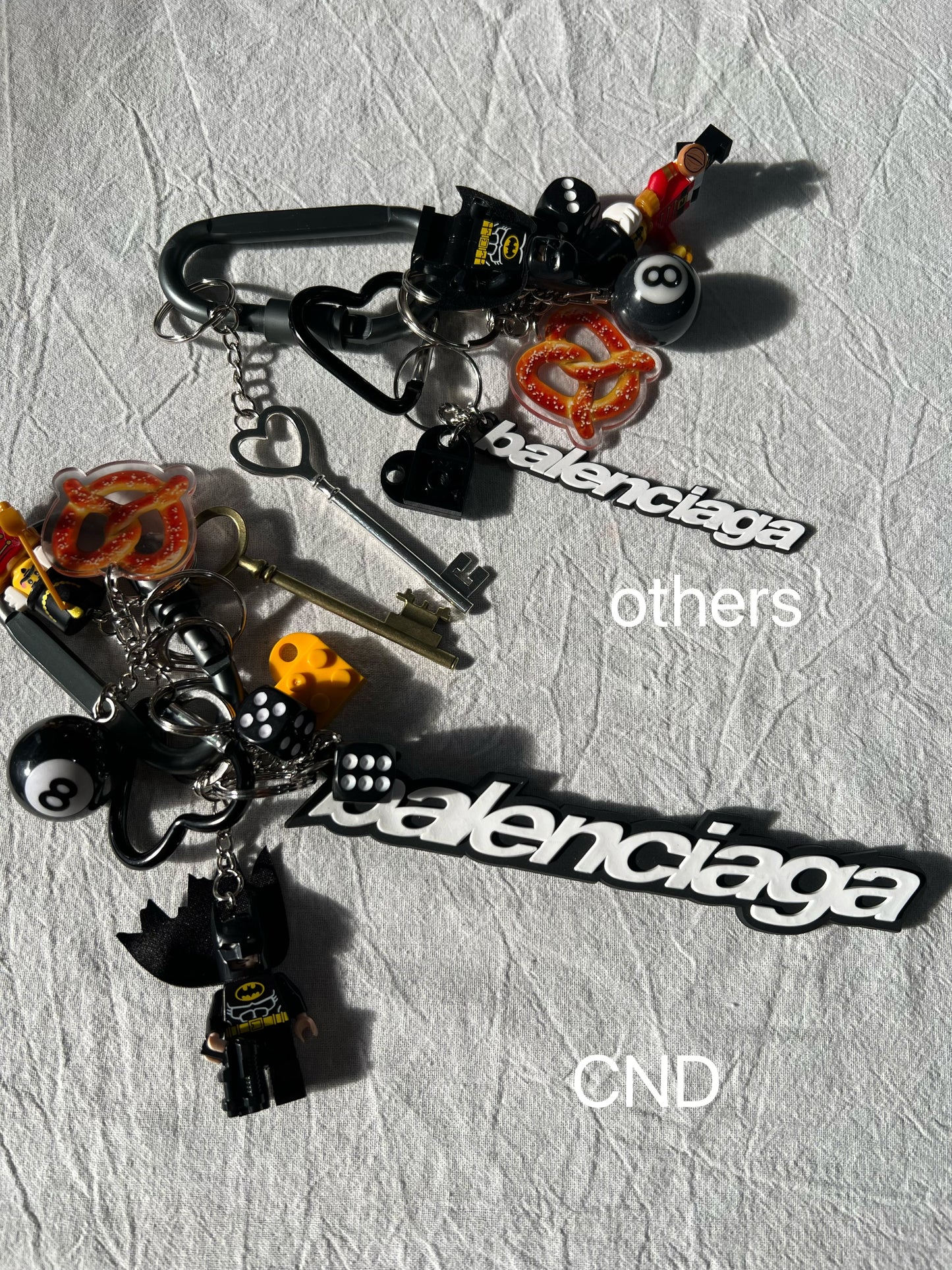 CND / 발렌시아가 키링