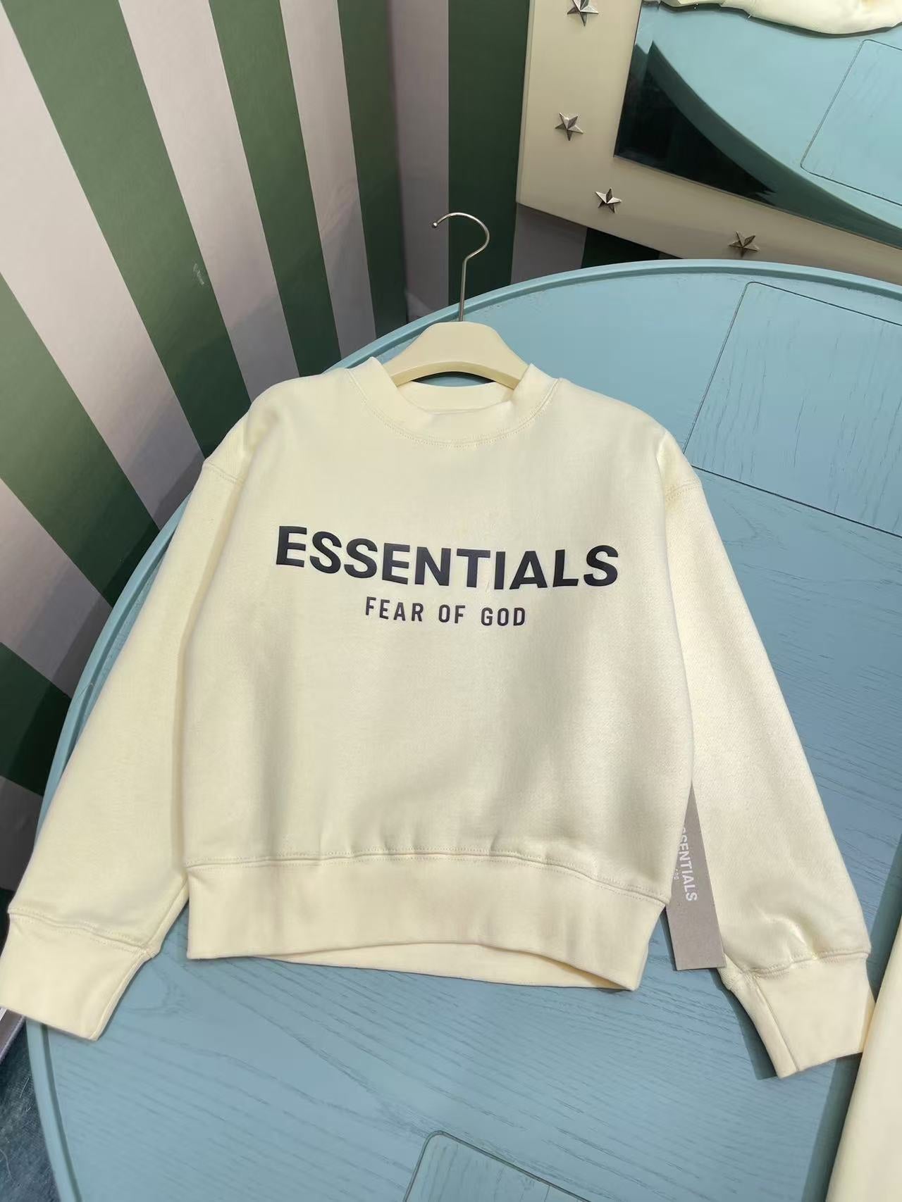 aa / 에센셜 상의 , 하의