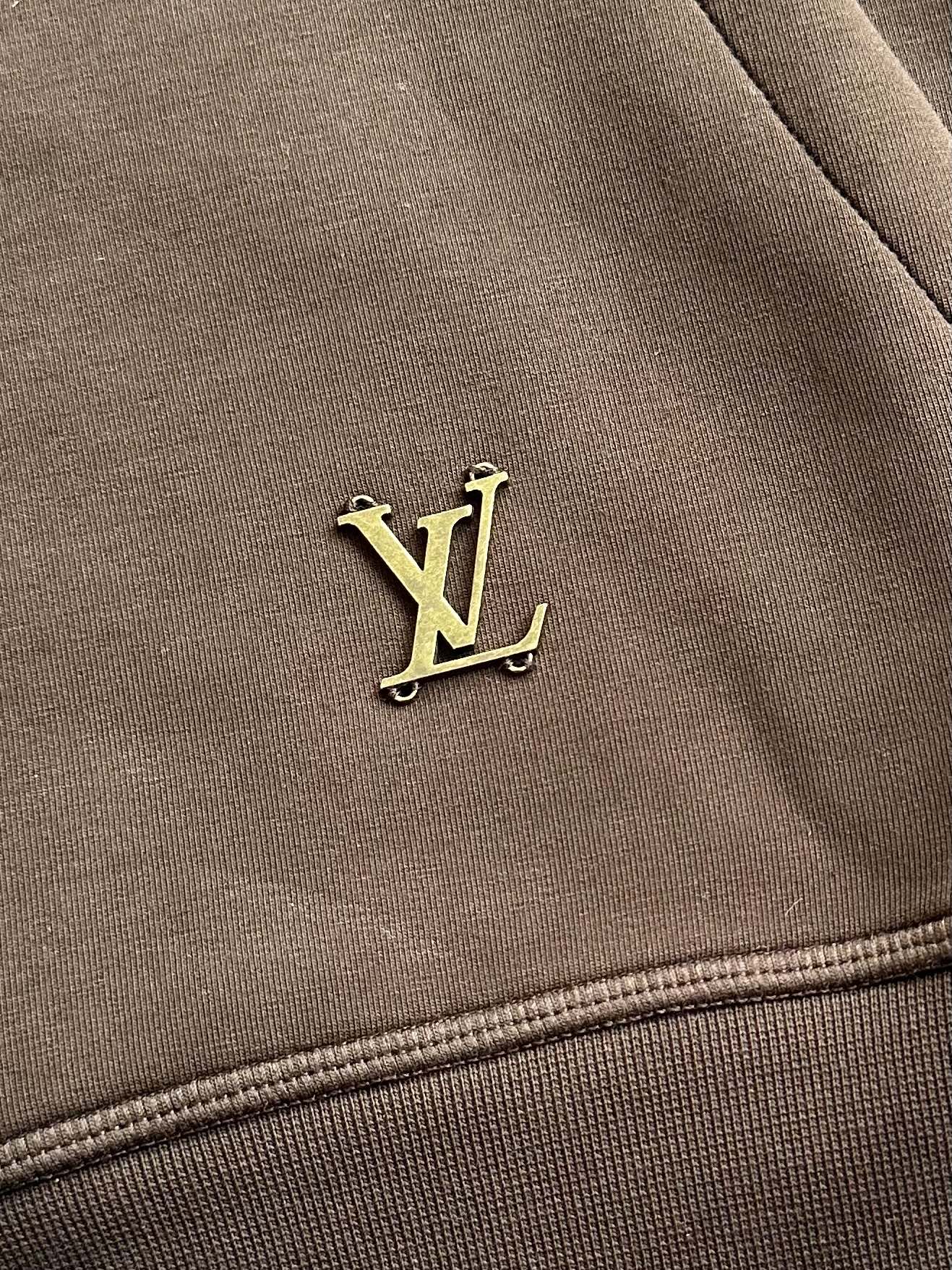 V공장 / 루이비통 하단 로고 후드티