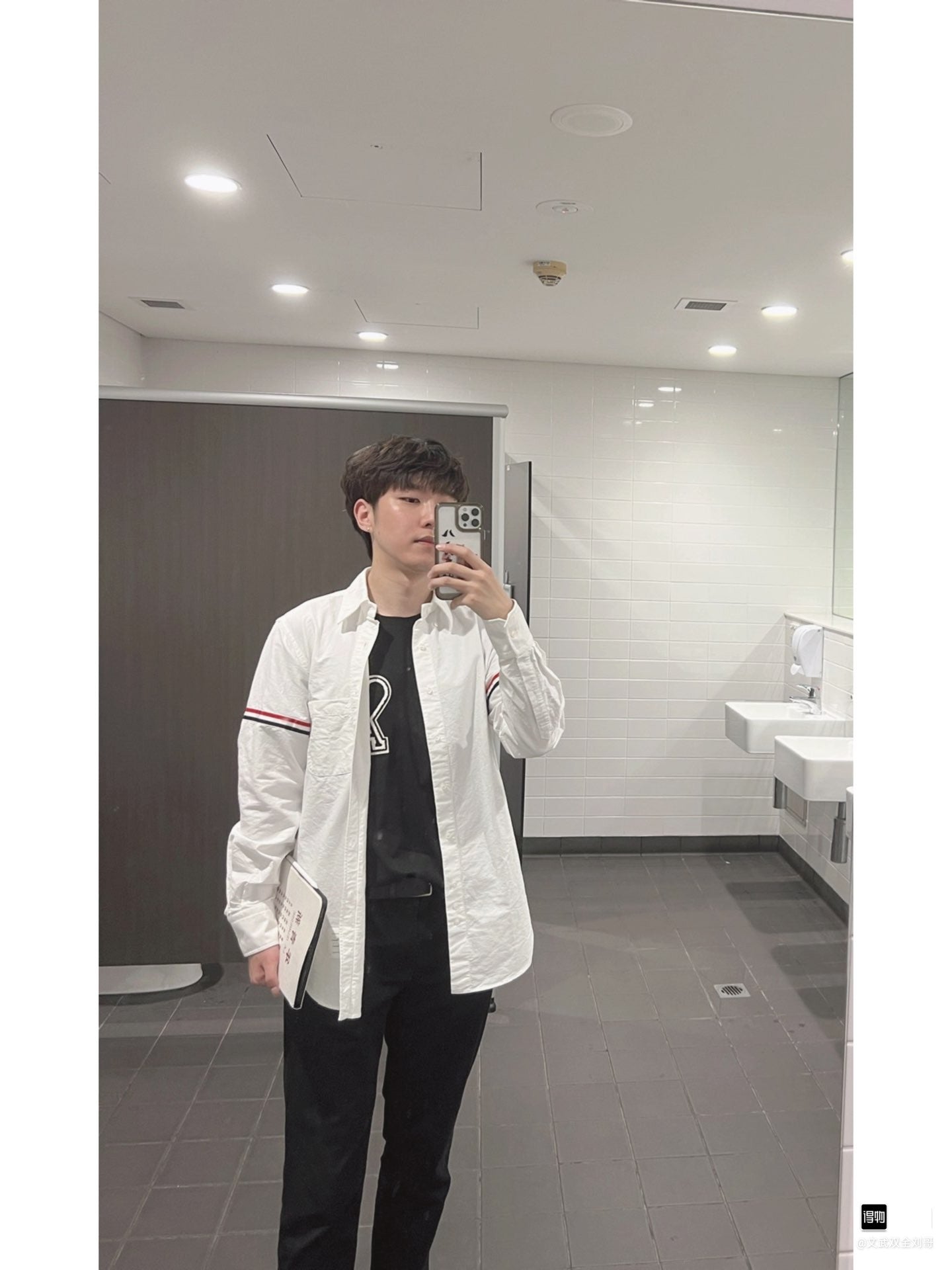 체인 / 톰브라운 암밴드 스트라으프 셔츠