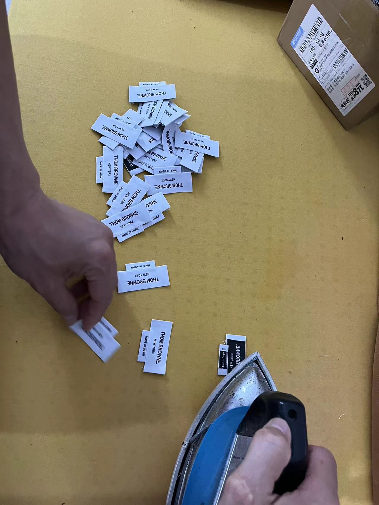 사슬 / 톰브라운 반팔티