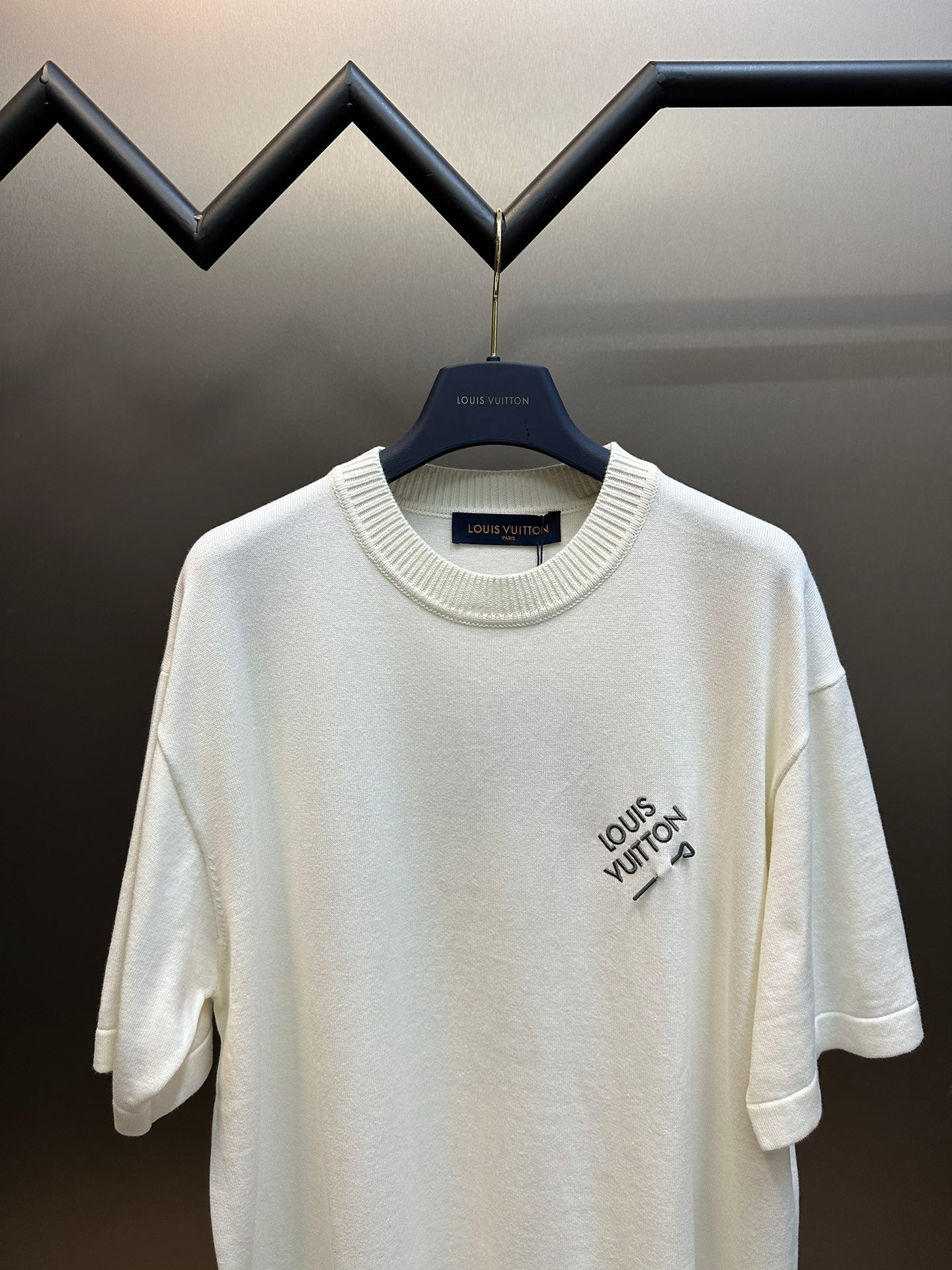 체인2호 / 루이비통 반팔, Lv형광문자핀 반팔
