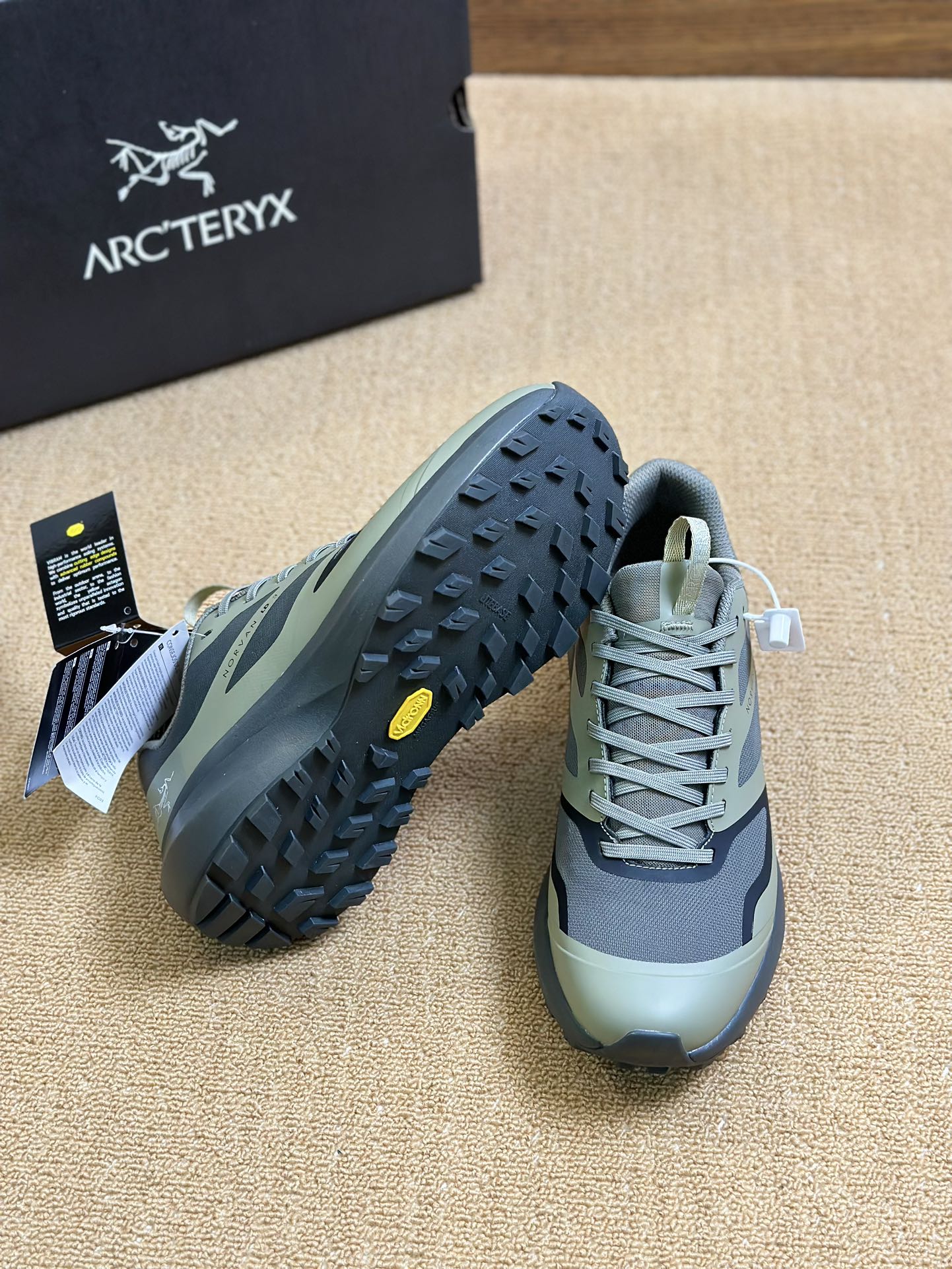 빙 / ARC'TERYX/아크테릭스 슈즈 SOLANO LEATHER GORE-TEX 커버 방수 남성 하이탑 캐주얼 슈즈