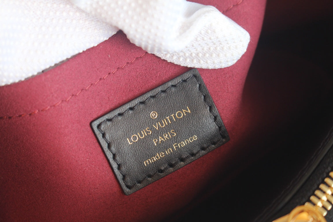 *벽 / 루이비통 토트백 Louis Vuitton Montaigne BB Bag M45778