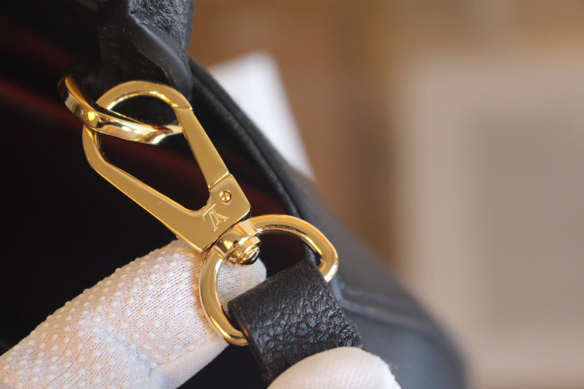 *벽 / 루이비통 토트백 Louis Vuitton Montaigne BB Bag M45778