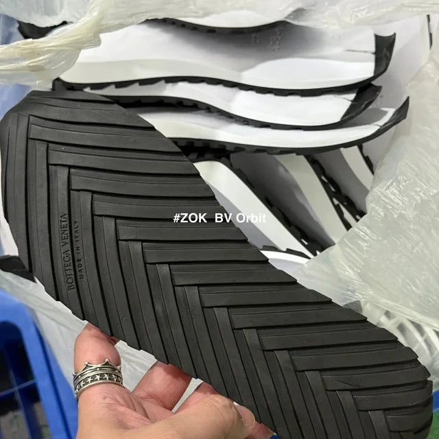 zok 공장 / 보테가베네타 남성 여성 운동화
