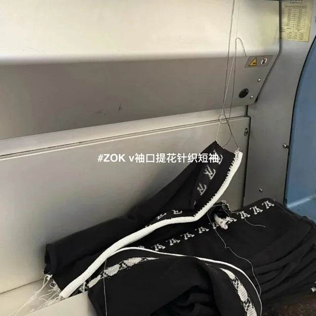 ZOK / 루이비통 반팔티 , v니트소매 로고 반팔