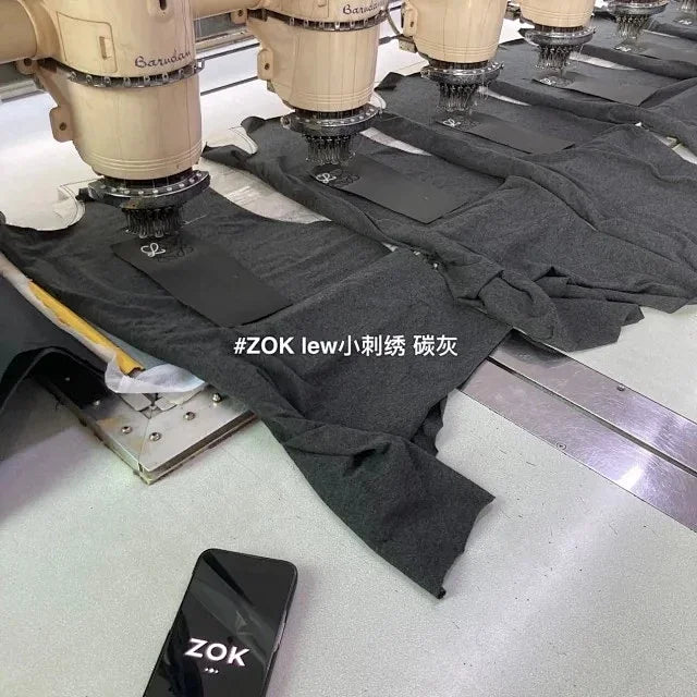 ZOK / 로에베 반팔티 , 로고 자수 차콜그레이