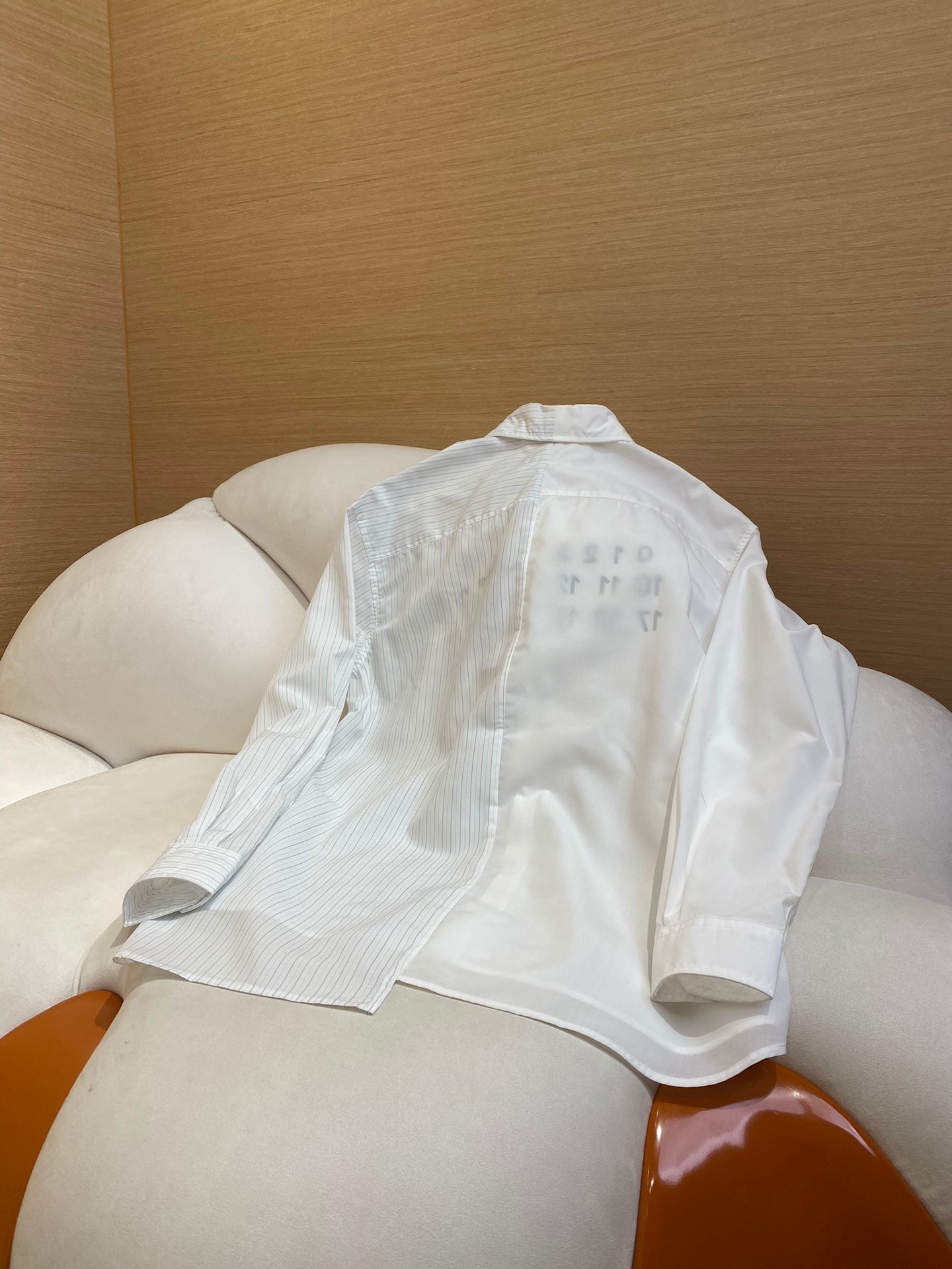 체인2호 / 마르지엘라 프린트 터틀넥 셔츠