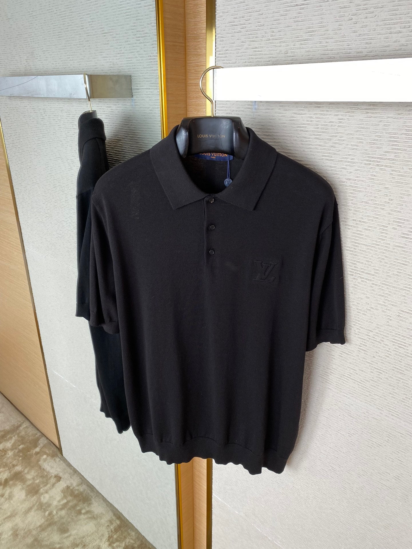 체인2호 / LV 엠보 모직 폴로 셔츠