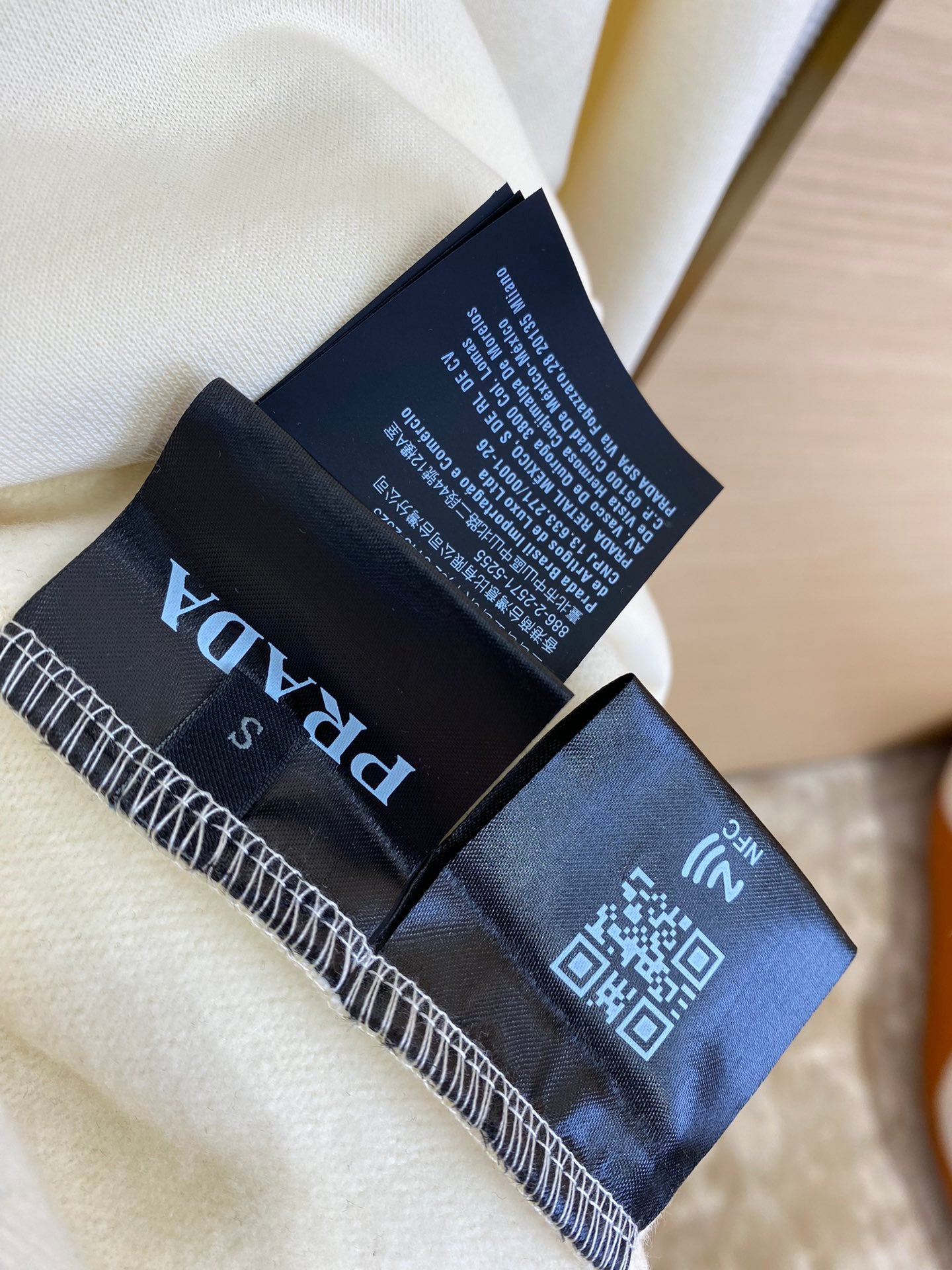 체인2호 / PRADA 프라다 삼각 후드 후드