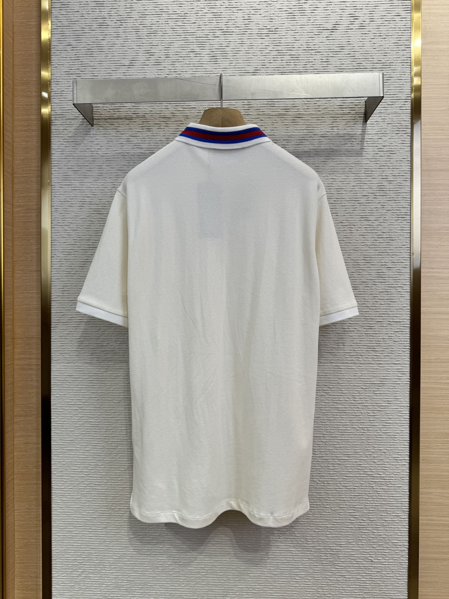 체인2호 / 구찌 장식 칼라 폴로 셔츠