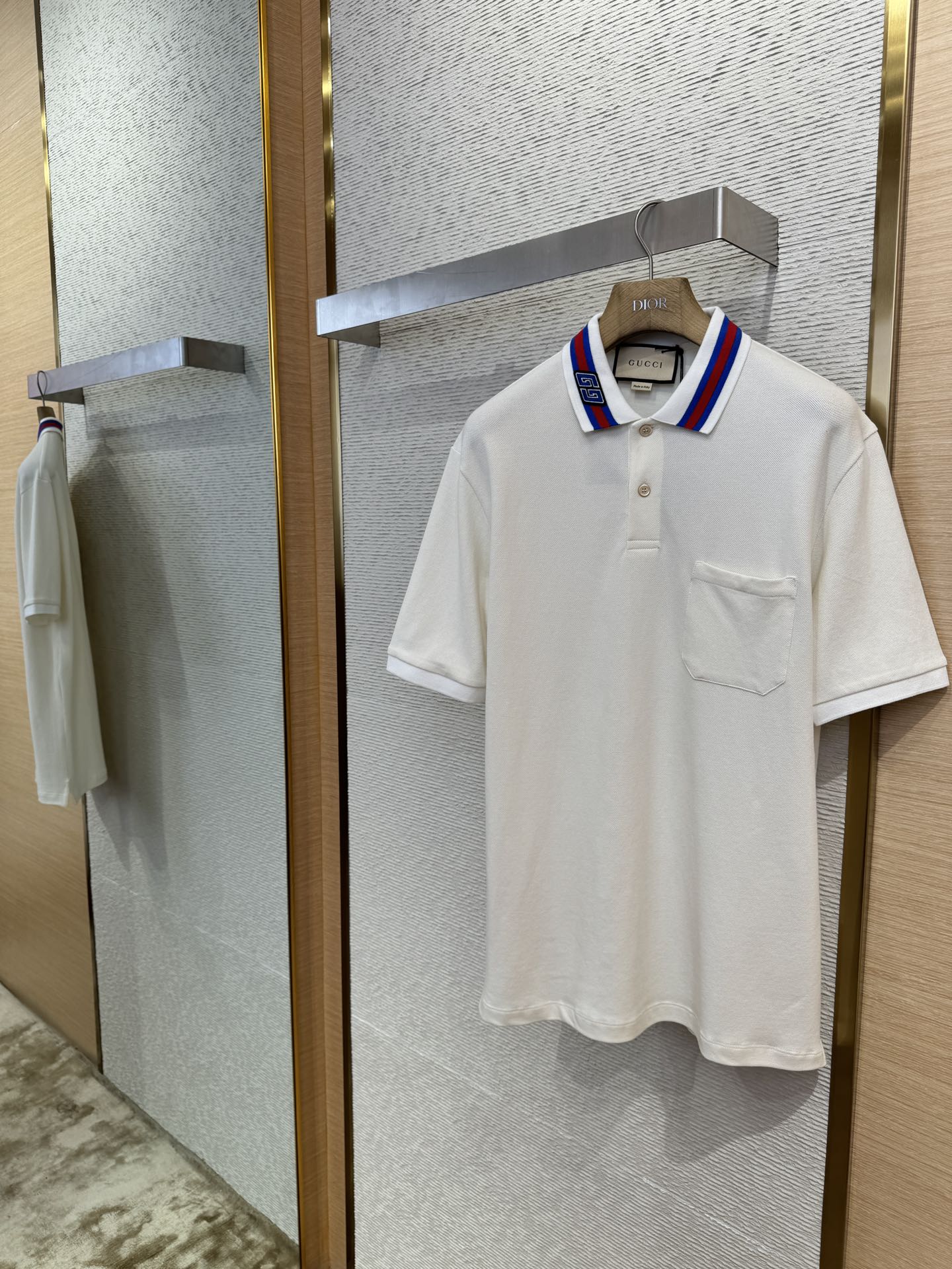 체인2호 / 구찌 장식 칼라 폴로 셔츠