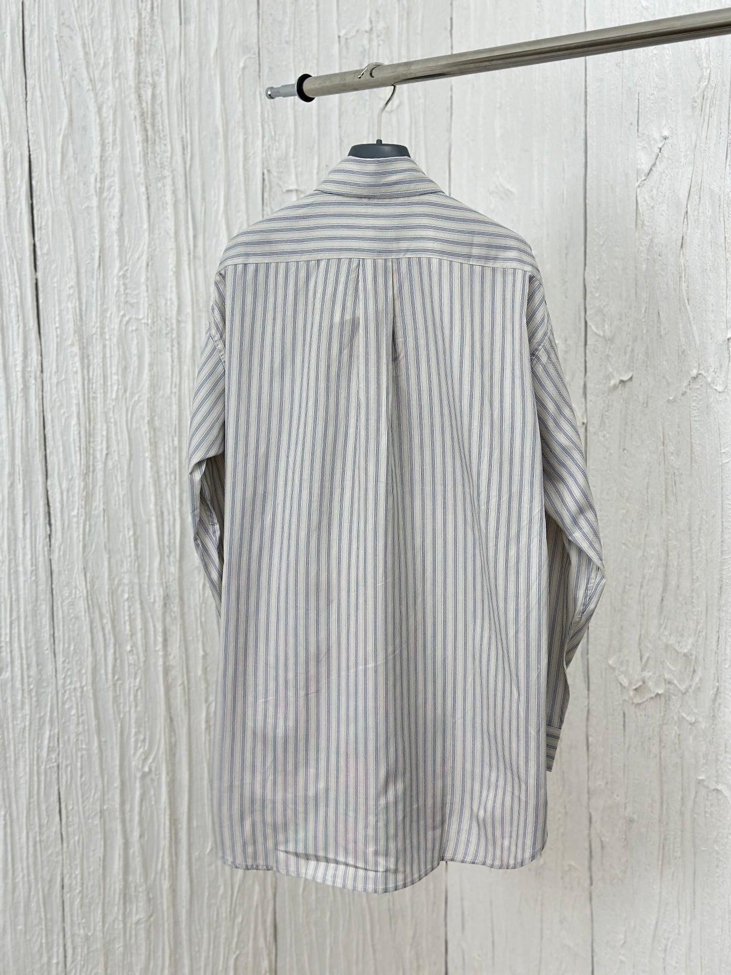 체인2호 / MIUMIU 24ss 자수 스트라이프 긴팔 셔츠