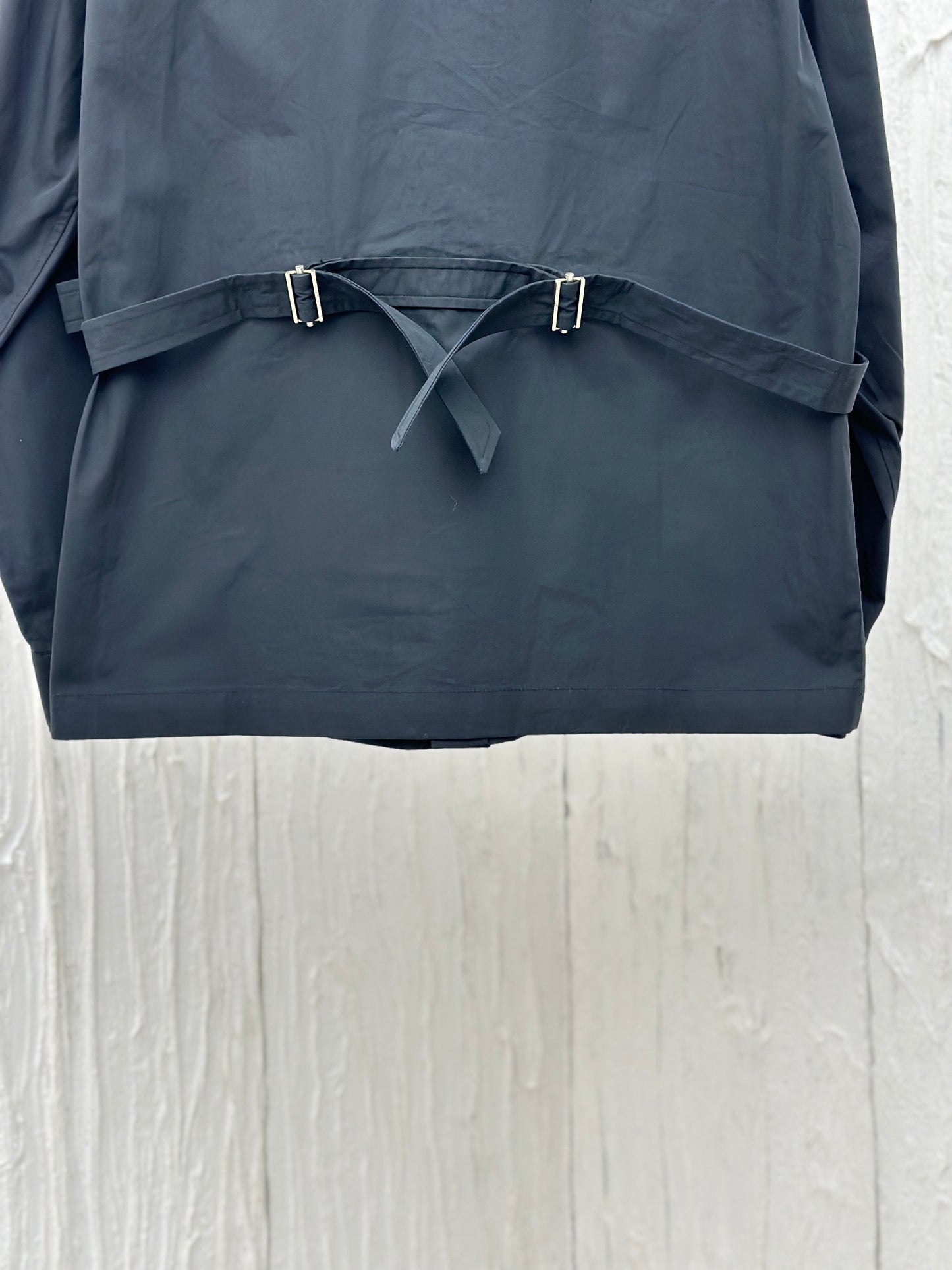체인2호 / 디올 FW24 단색 터틀넥 싱글 스트랩 허리 재킷 셔츠 코트
