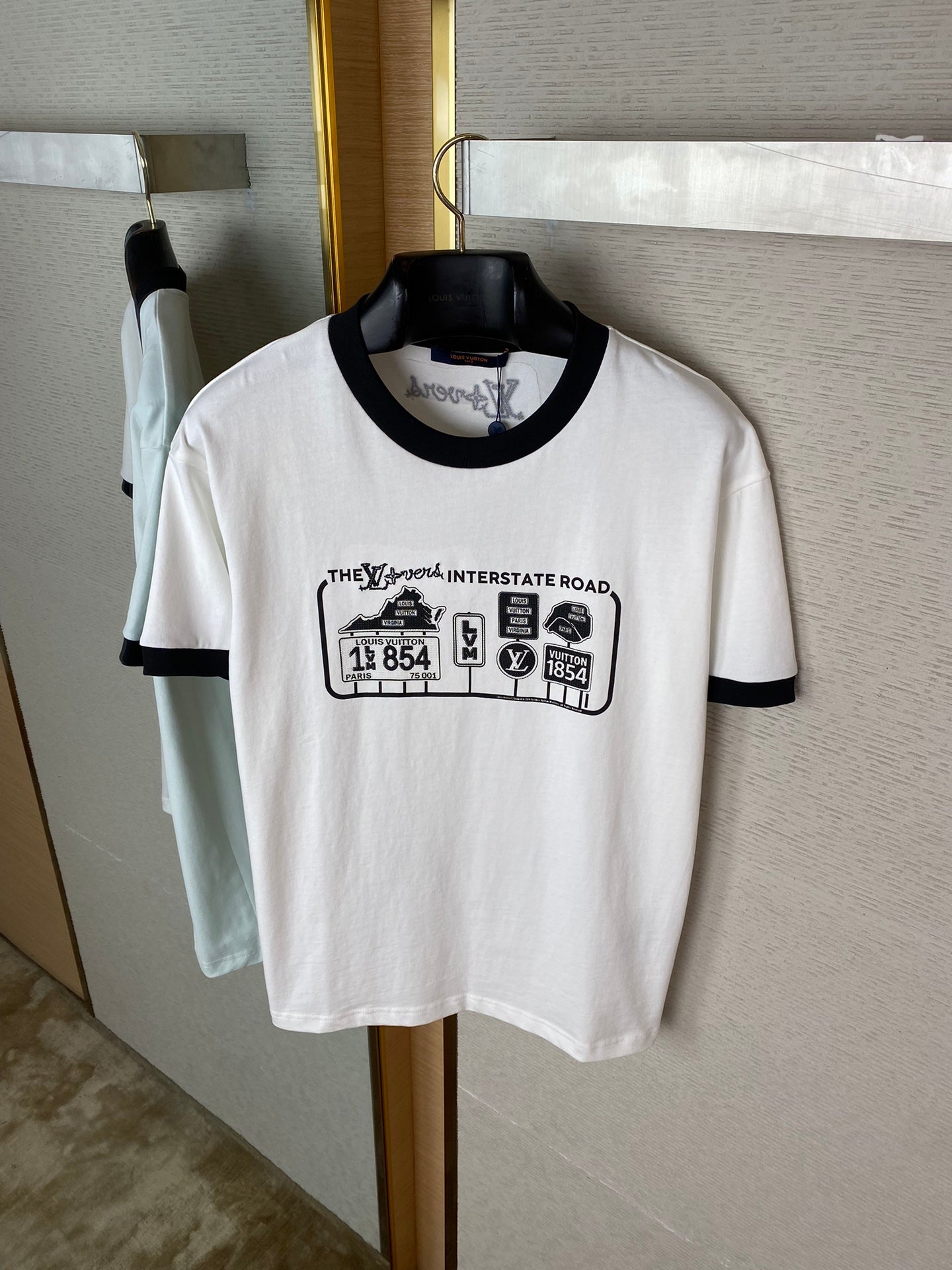 체인2호 /LV 반팔 티셔츠