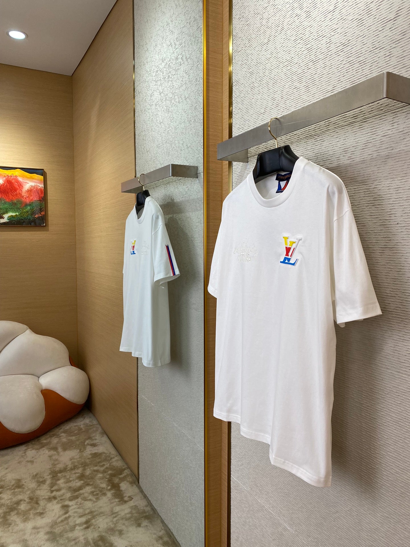 체인2호 /LV 니트 엠보 라운드 티셔츠