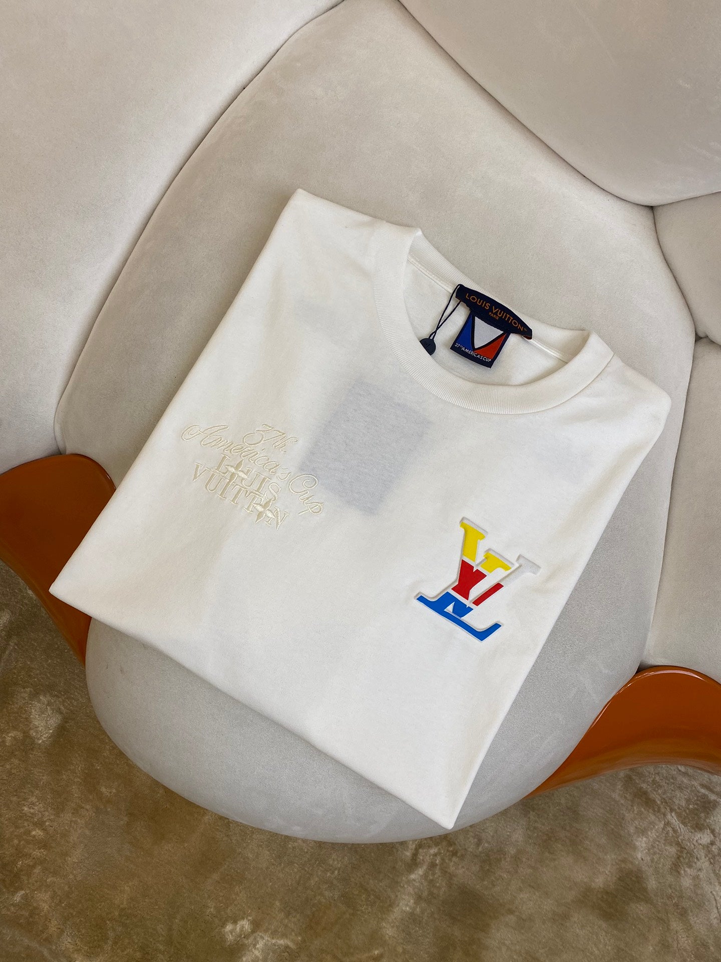 체인2호 /LV 니트 엠보 라운드 티셔츠