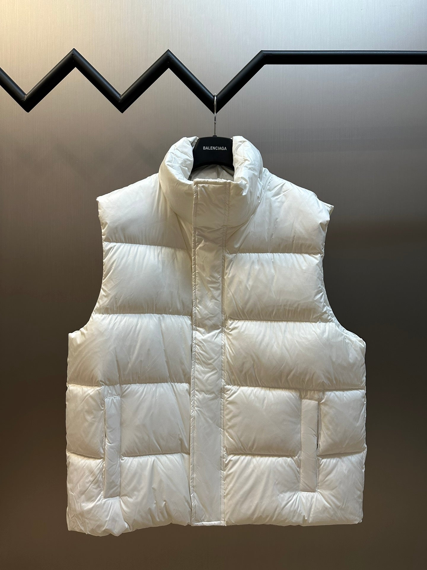체인2호/발렌시아가 불꽃 알파벳 패딩 조끼