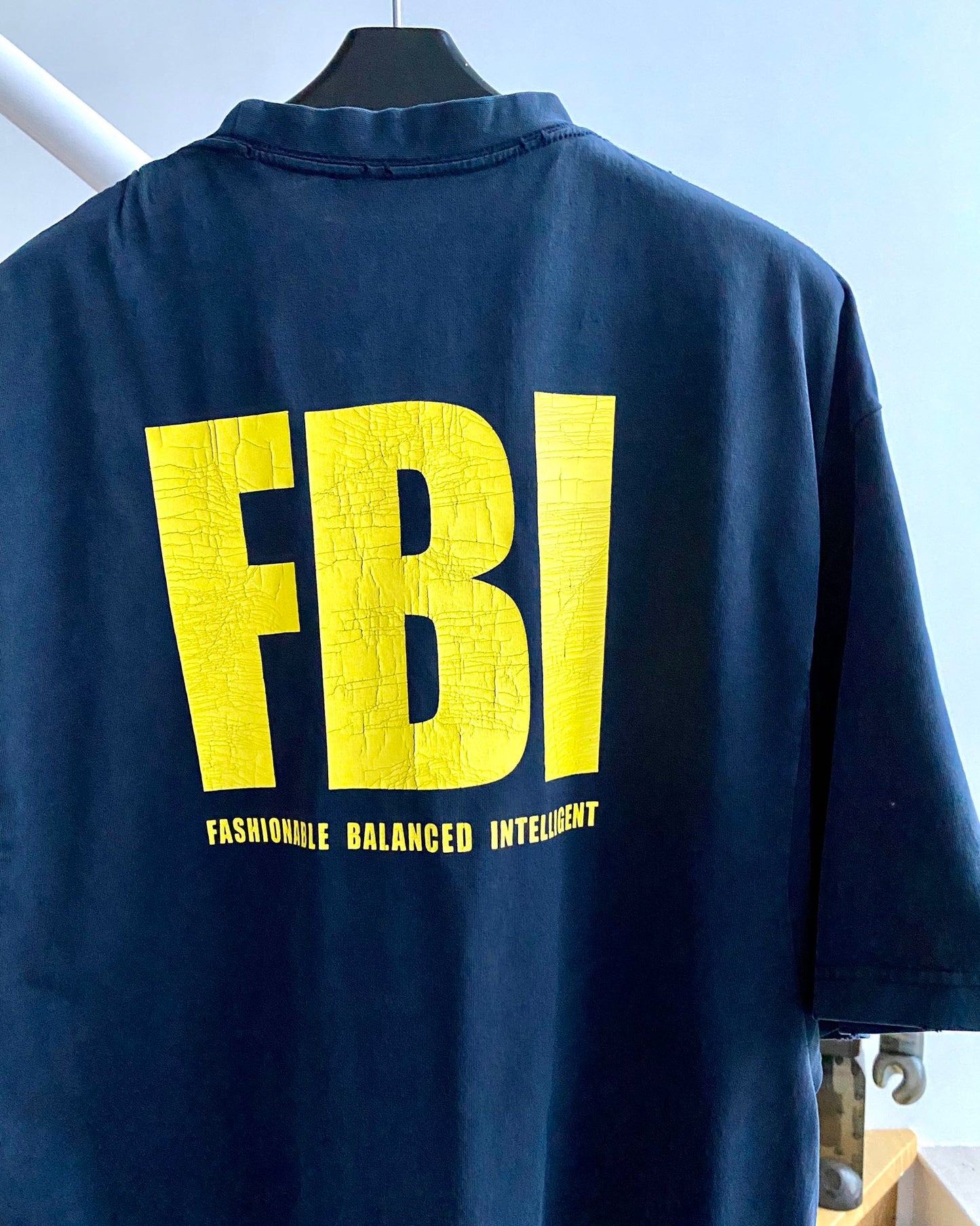 계단집/발렌시아가 남여 워싱 네이비 FBI 반팔