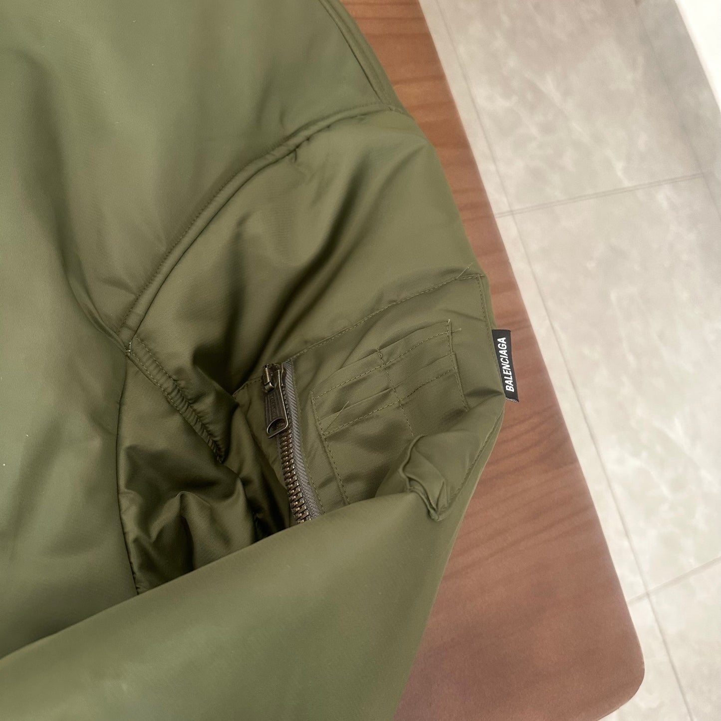 GTR셀러/ 발렌시아가 남성 군록색 나일론 재킷