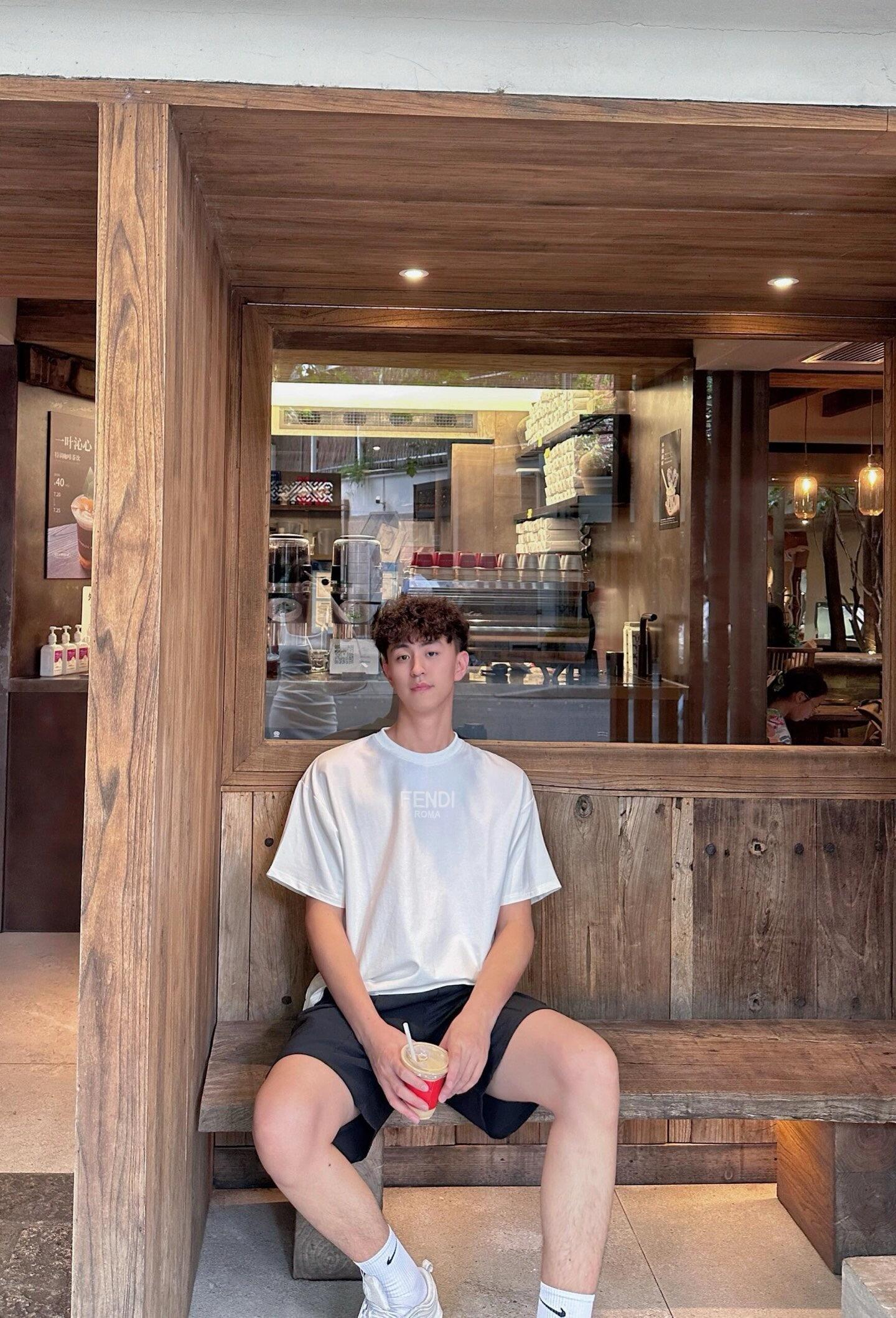 R공장 / 펜디 남성 반팔티