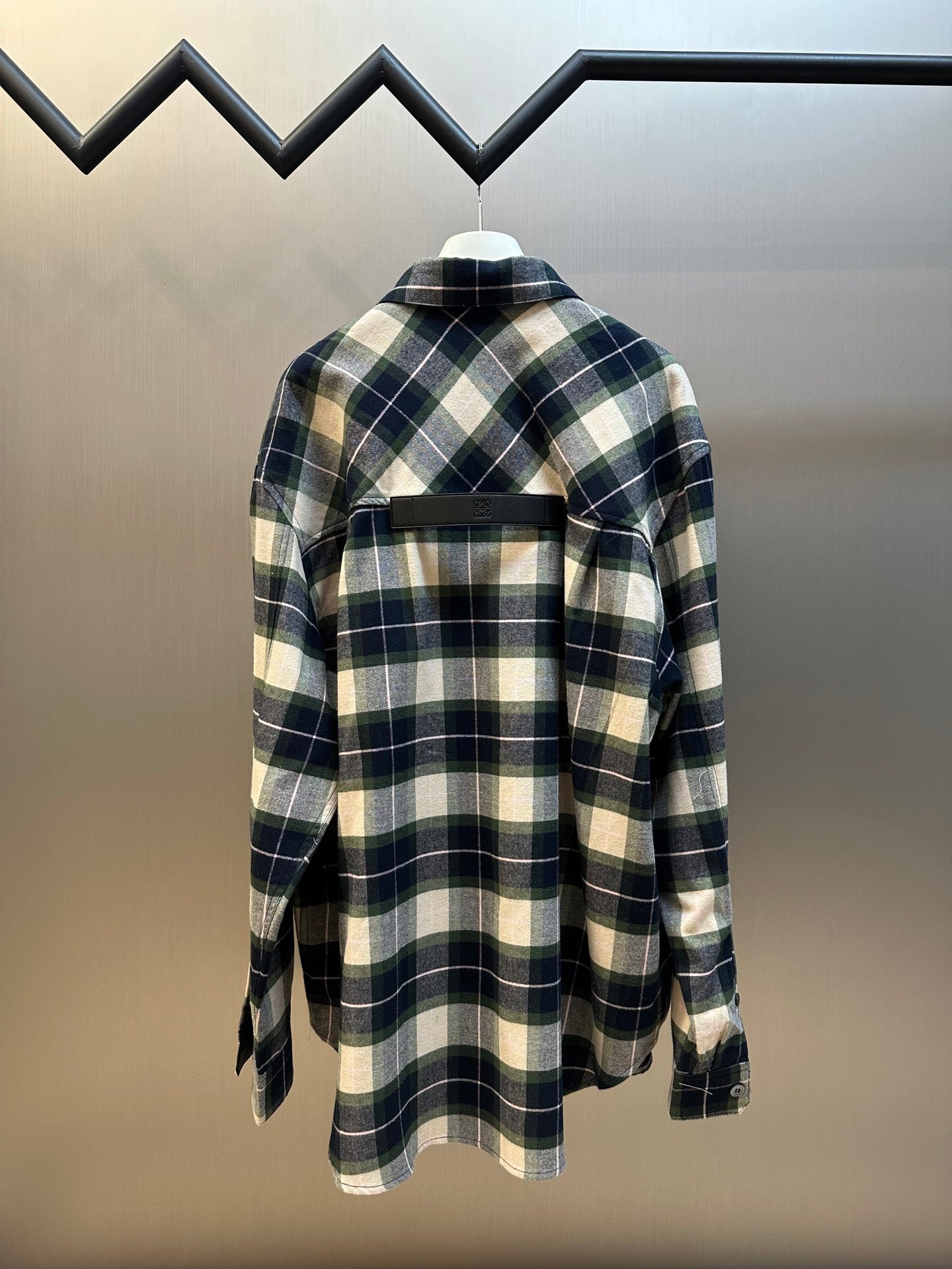 체인2호 / 로에베 남성 체크 셔츠