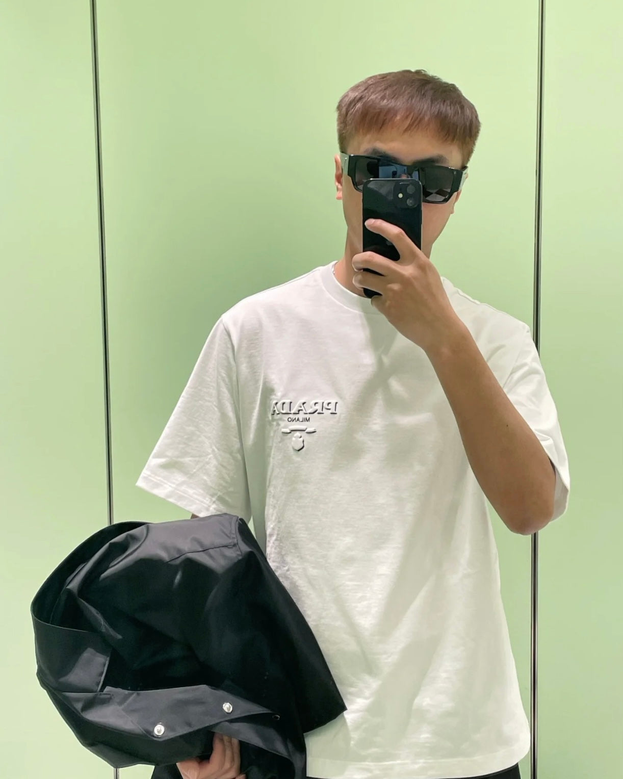 TJ셀러 / 프라다 남성 반팔 티셔츠