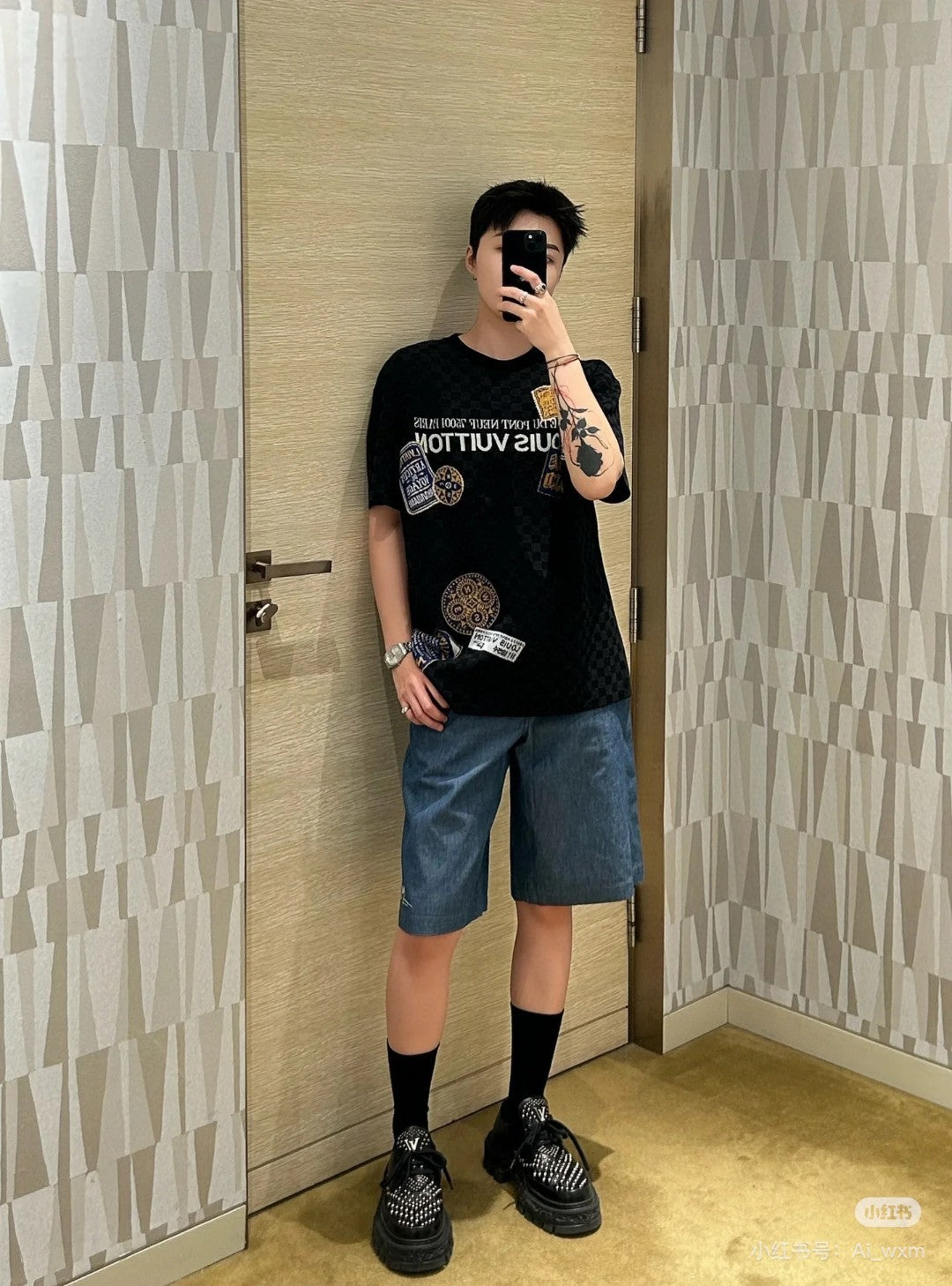 체인2호 / 루이비통 남성 니트 반팔
