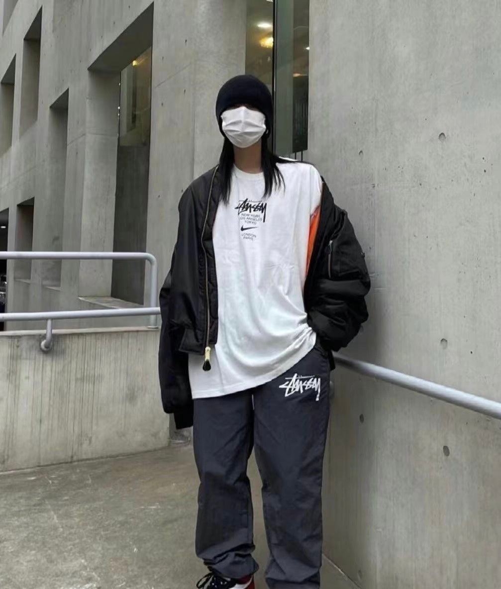 사슬 / 스투시 남성 로고 라운드넥 반팔 티셔츠
