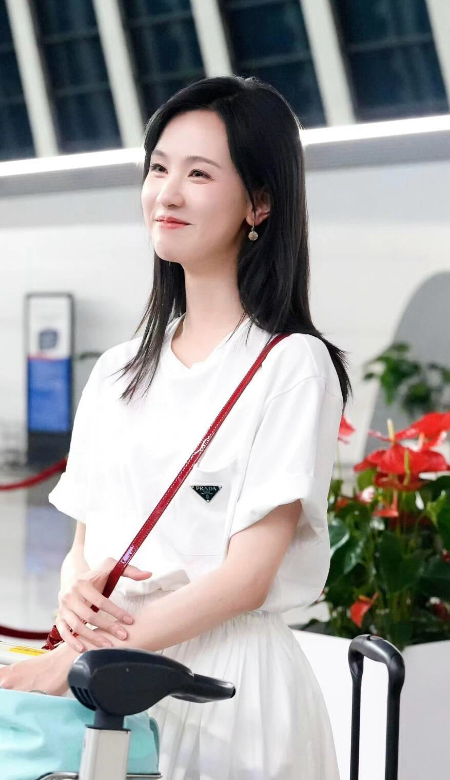 사슬 / 프라다 남성 여성 순색 로고 트림 가슴 주머니 라운드 반팔 티셔츠