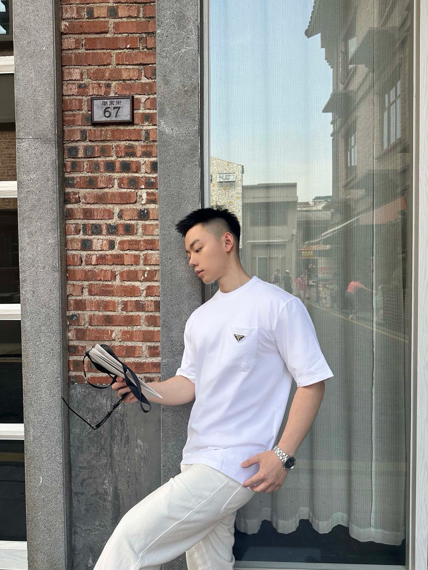 사슬 / 프라다 남성 여성 순색 로고 트림 가슴 주머니 라운드 반팔 티셔츠