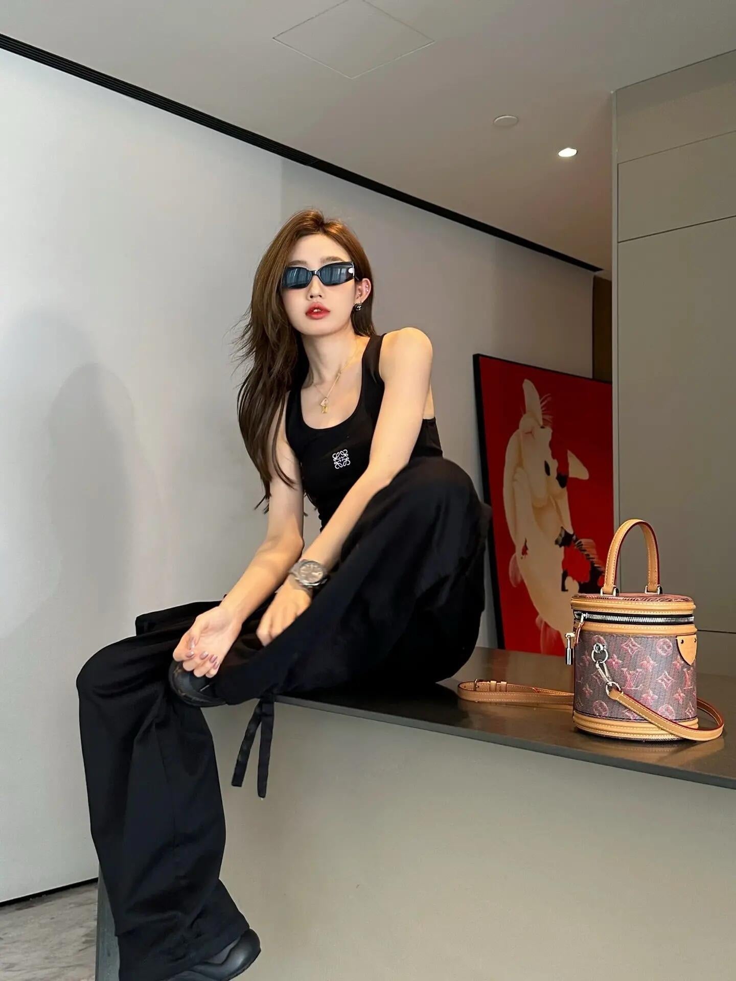 사슬 / 로에베 남성 로고 자수 라운드넥 나시