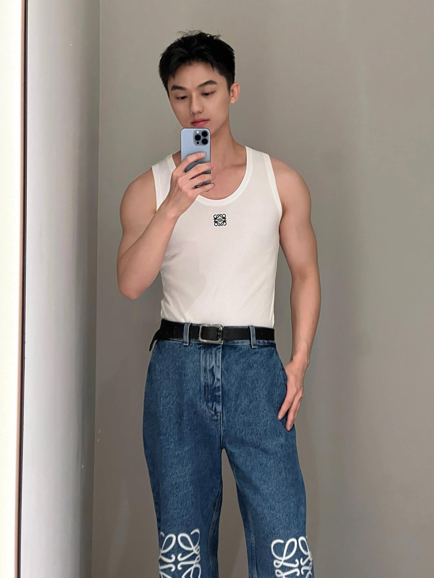 사슬 / 로에베 남성 로고 자수 라운드넥 나시