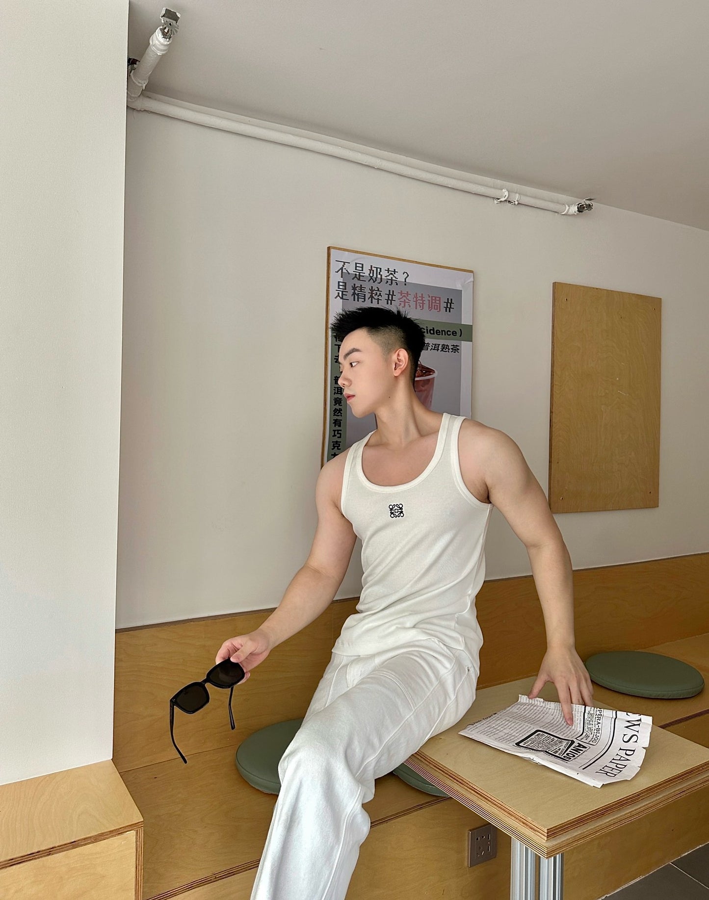 사슬 / 로에베 남성 로고 자수 라운드넥 나시