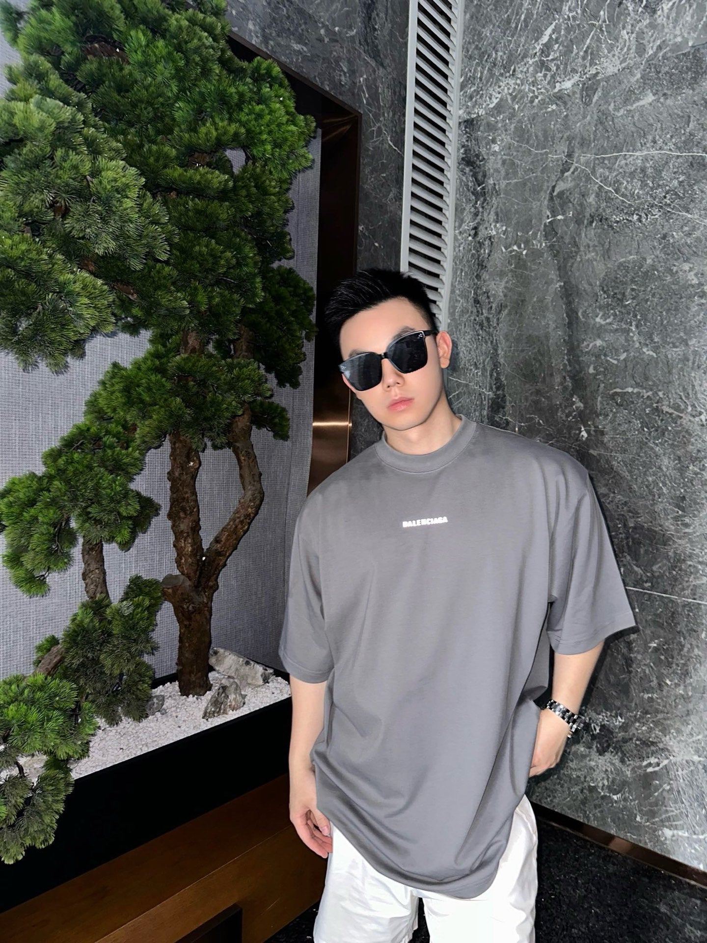 사슬 / 발렌시아가 남성 라운드 알파벳 프린트 반팔 티셔츠