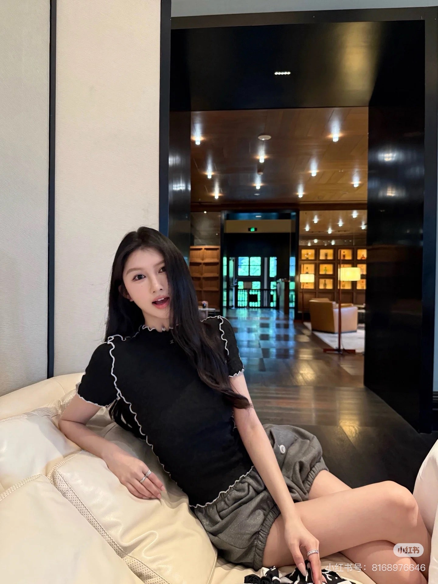 체인2호 / 샤넬 여성 신상 슬림 반팔 티셔츠 블랙
